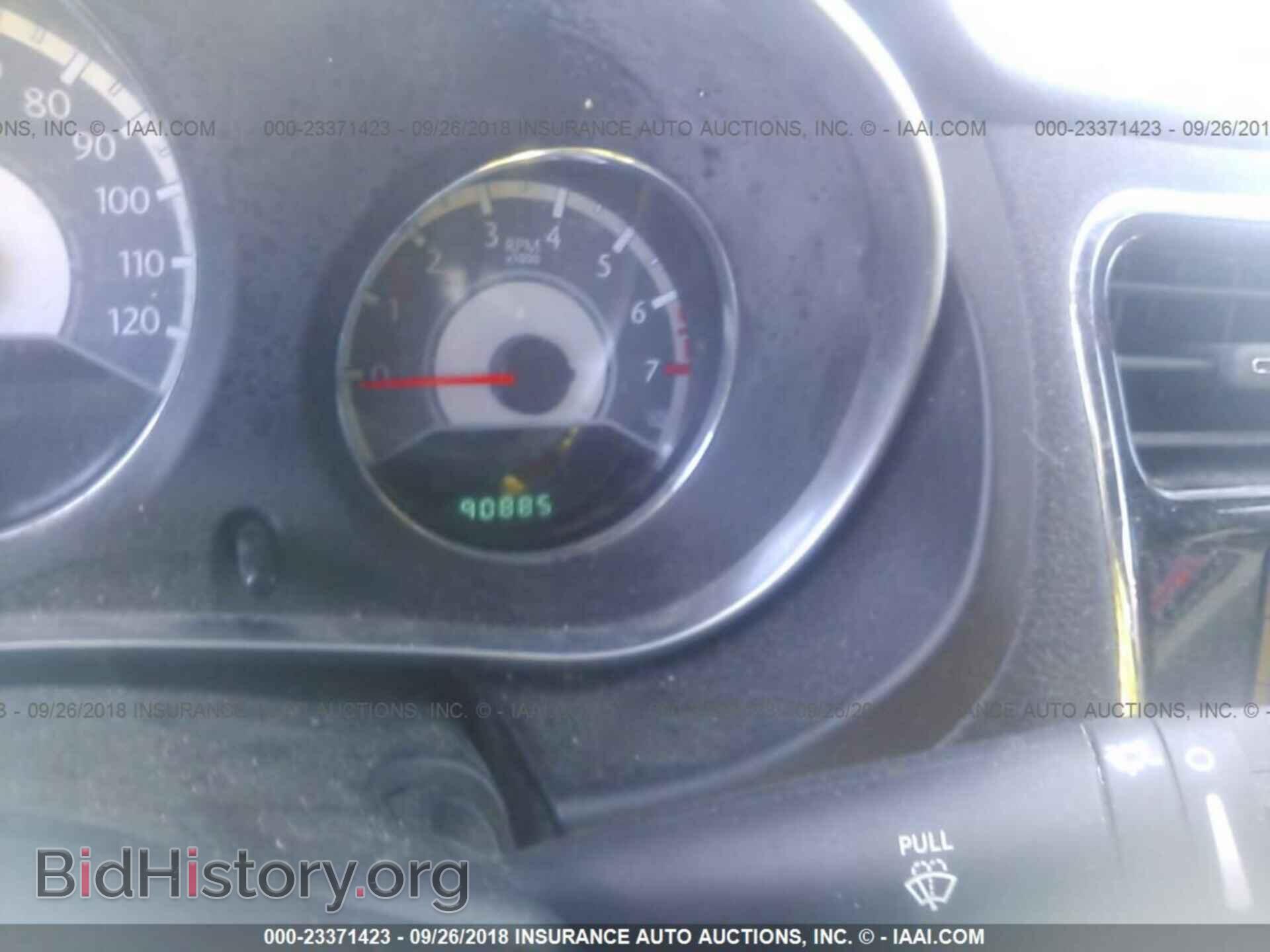 2011 CHRYSLER 200 - VIN: 1C3BC1FBXBN618371 - Фото 7