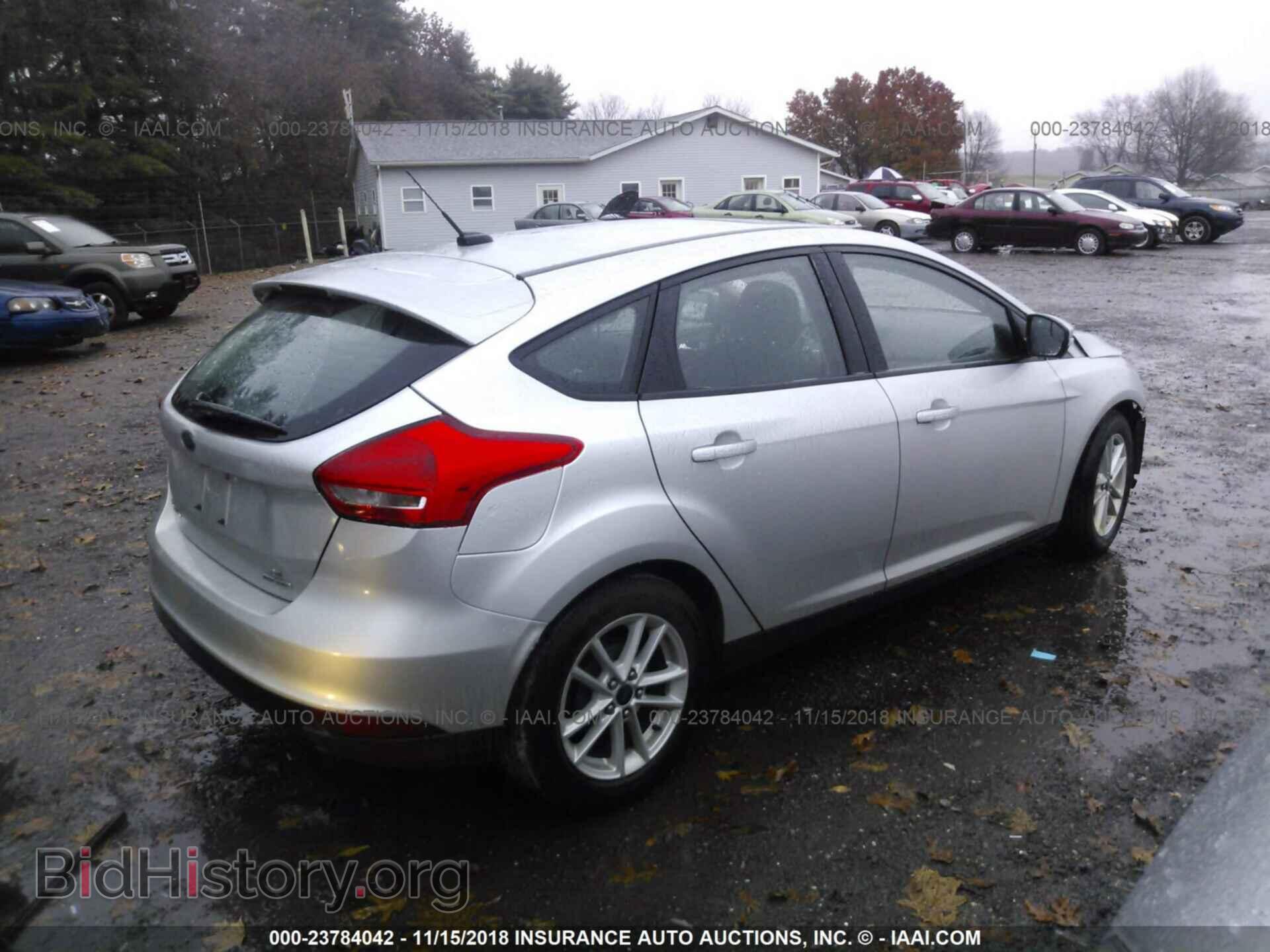 2016 Ford Focus - VIN: 1FADP3K26GL220240 - Photo 4
