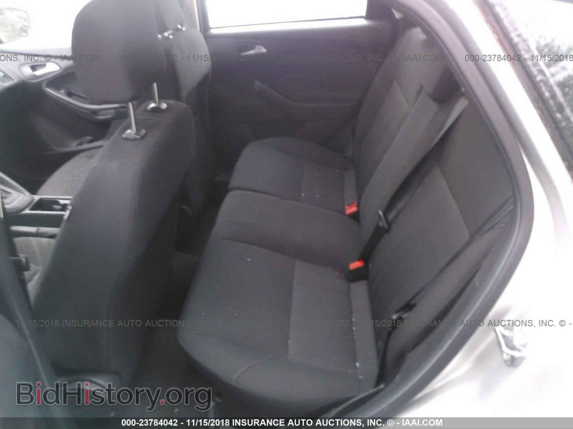 2016 Ford Focus - VIN: 1FADP3K26GL220240 - Photo 8
