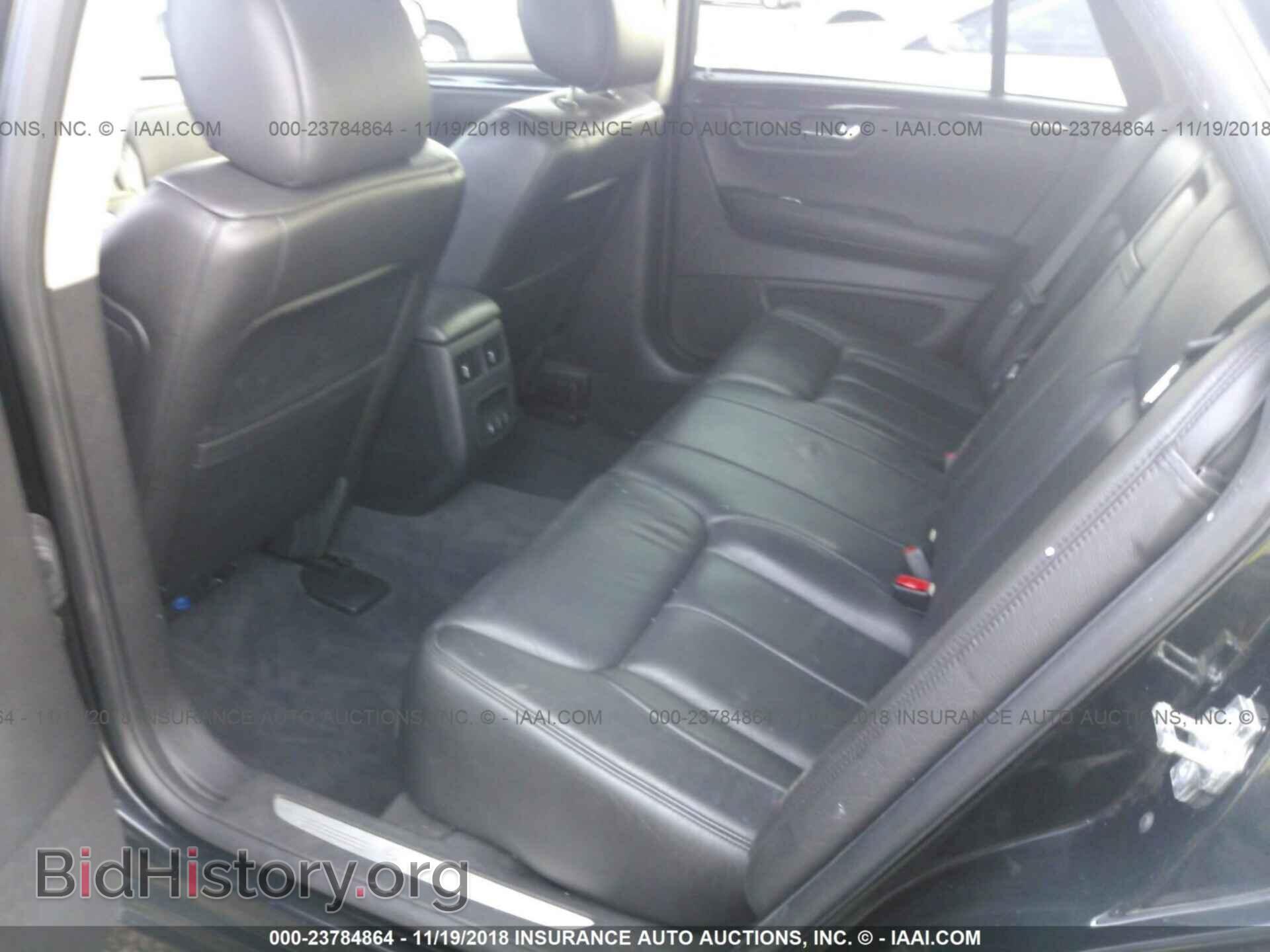 2011 Cadillac Dts - VIN: 1G6KH5E64BU127800 - Photo 8