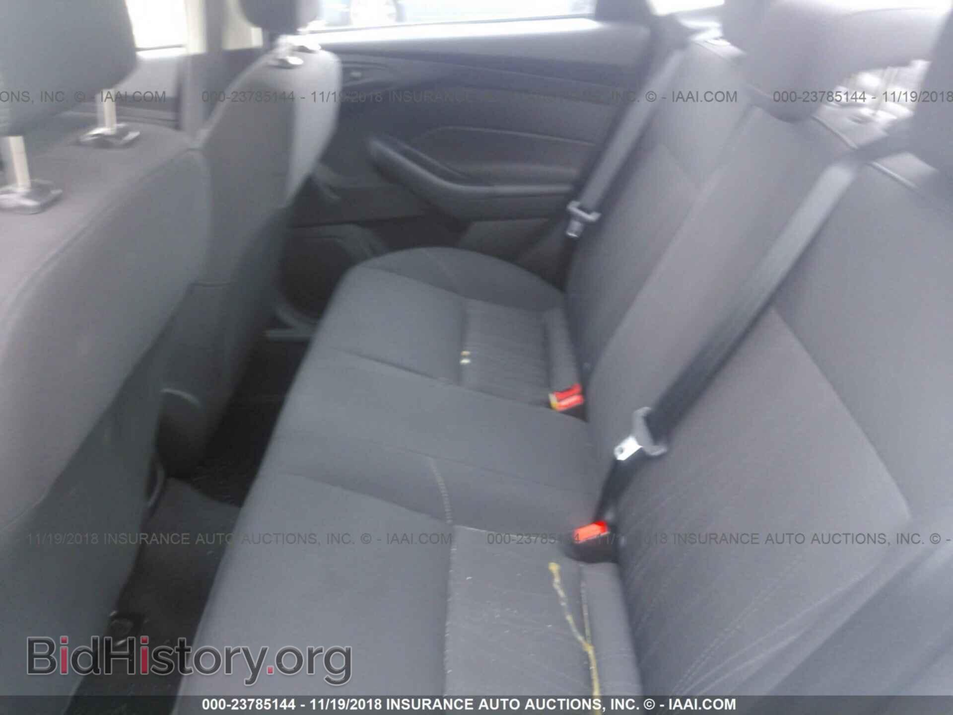 2016 Ford Focus - VIN: 1FADP3E28GL358759 - Photo 8