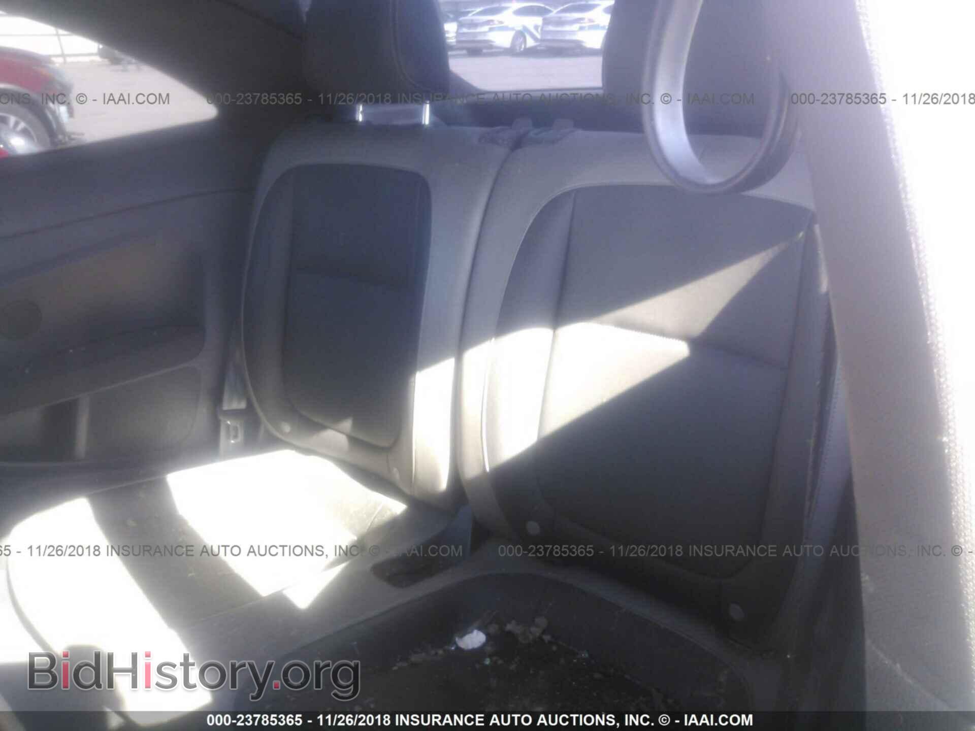 2015 Volkswagen Beetle - VIN: 3VWF17AT9FM647380 - Фото 8