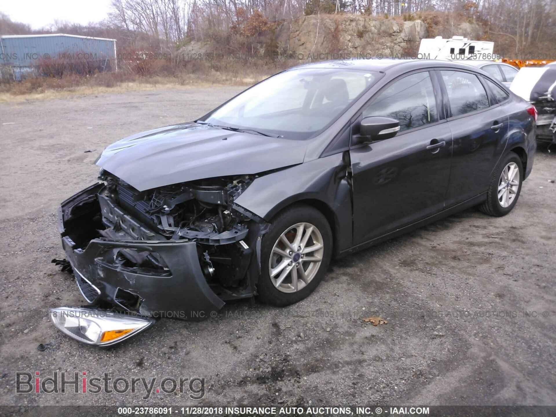 2016 Ford Focus - VIN: 1FADP3F2XGL354114 - Фото 2
