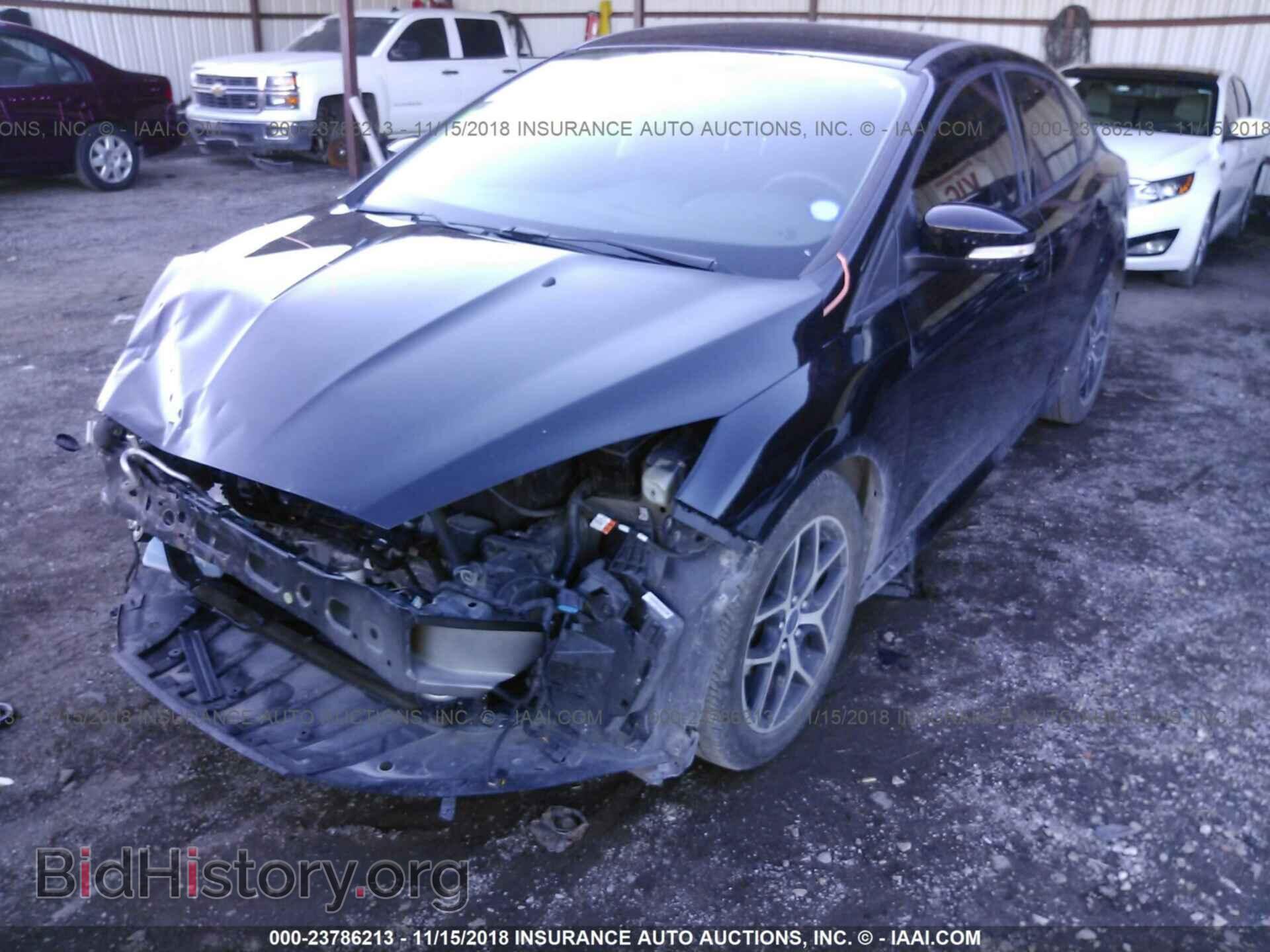 2016 Ford Focus - VIN: 1FADP3F21GL315217 - Photo 2