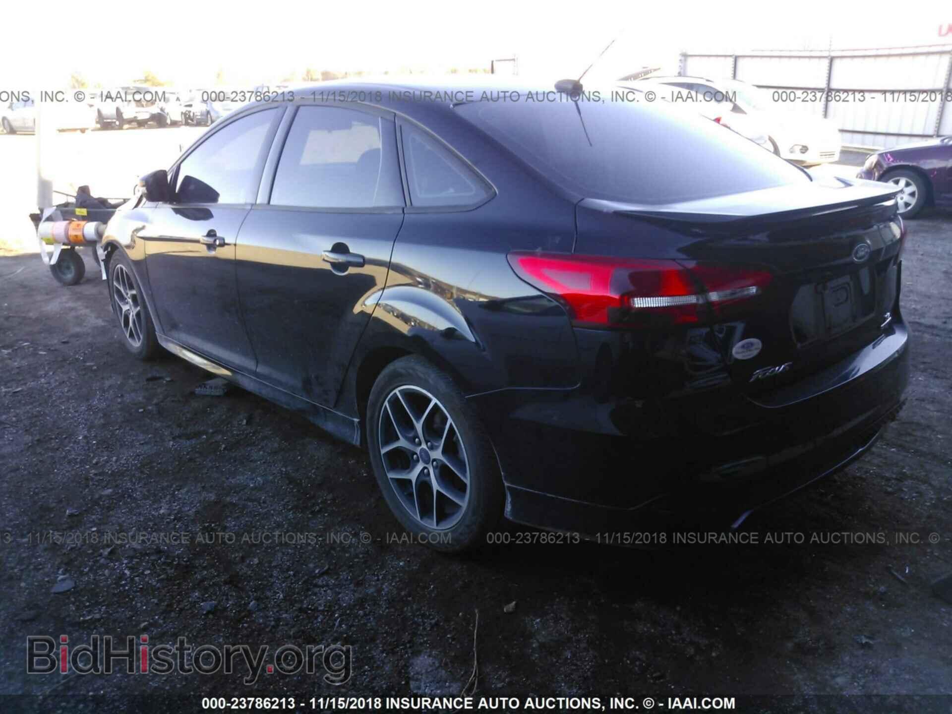 2016 Ford Focus - VIN: 1FADP3F21GL315217 - Photo 3