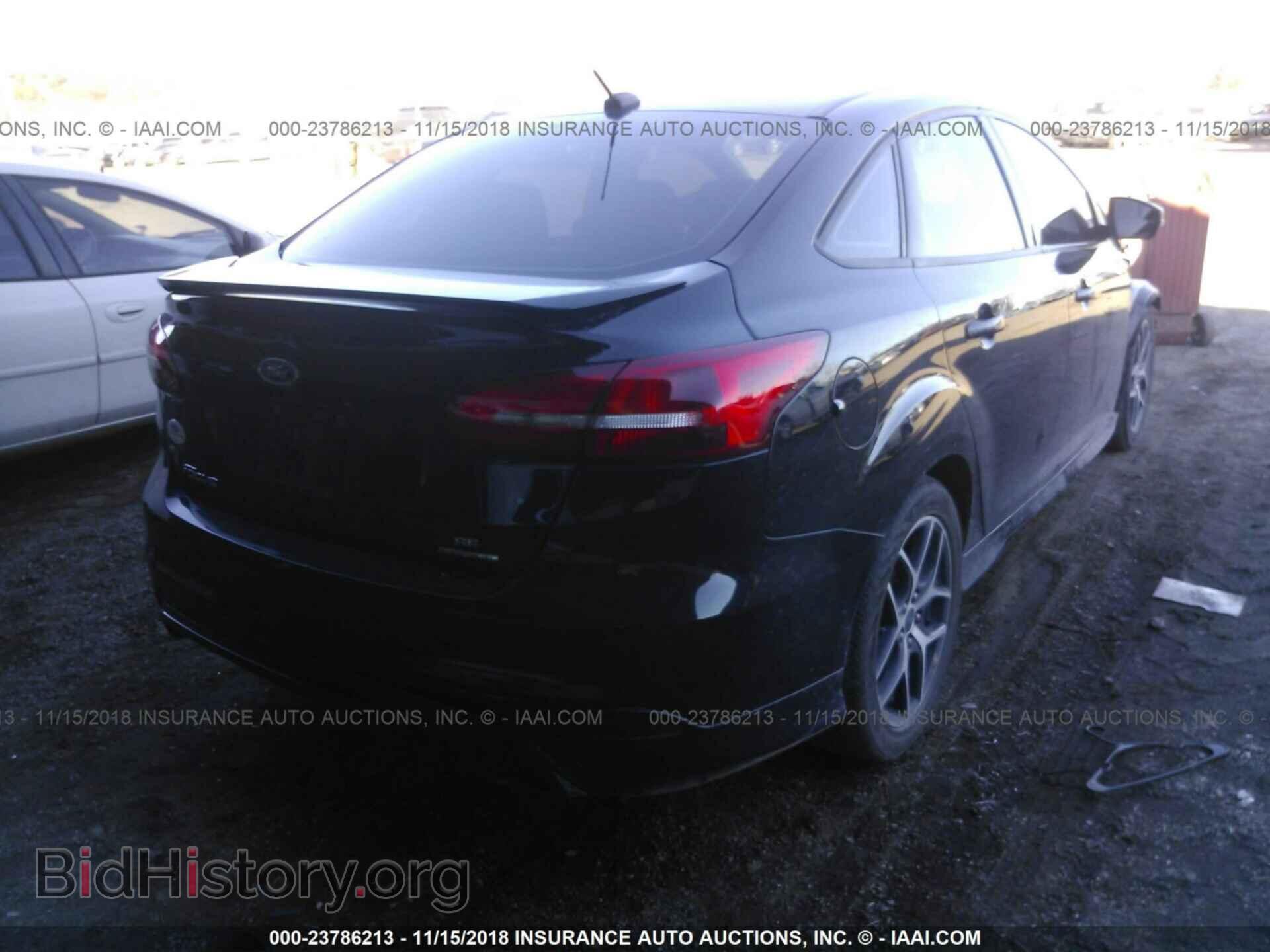 2016 Ford Focus - VIN: 1FADP3F21GL315217 - Photo 4