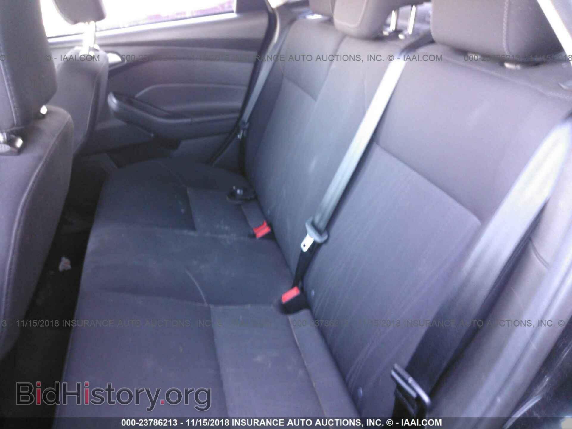 2016 Ford Focus - VIN: 1FADP3F21GL315217 - Photo 8