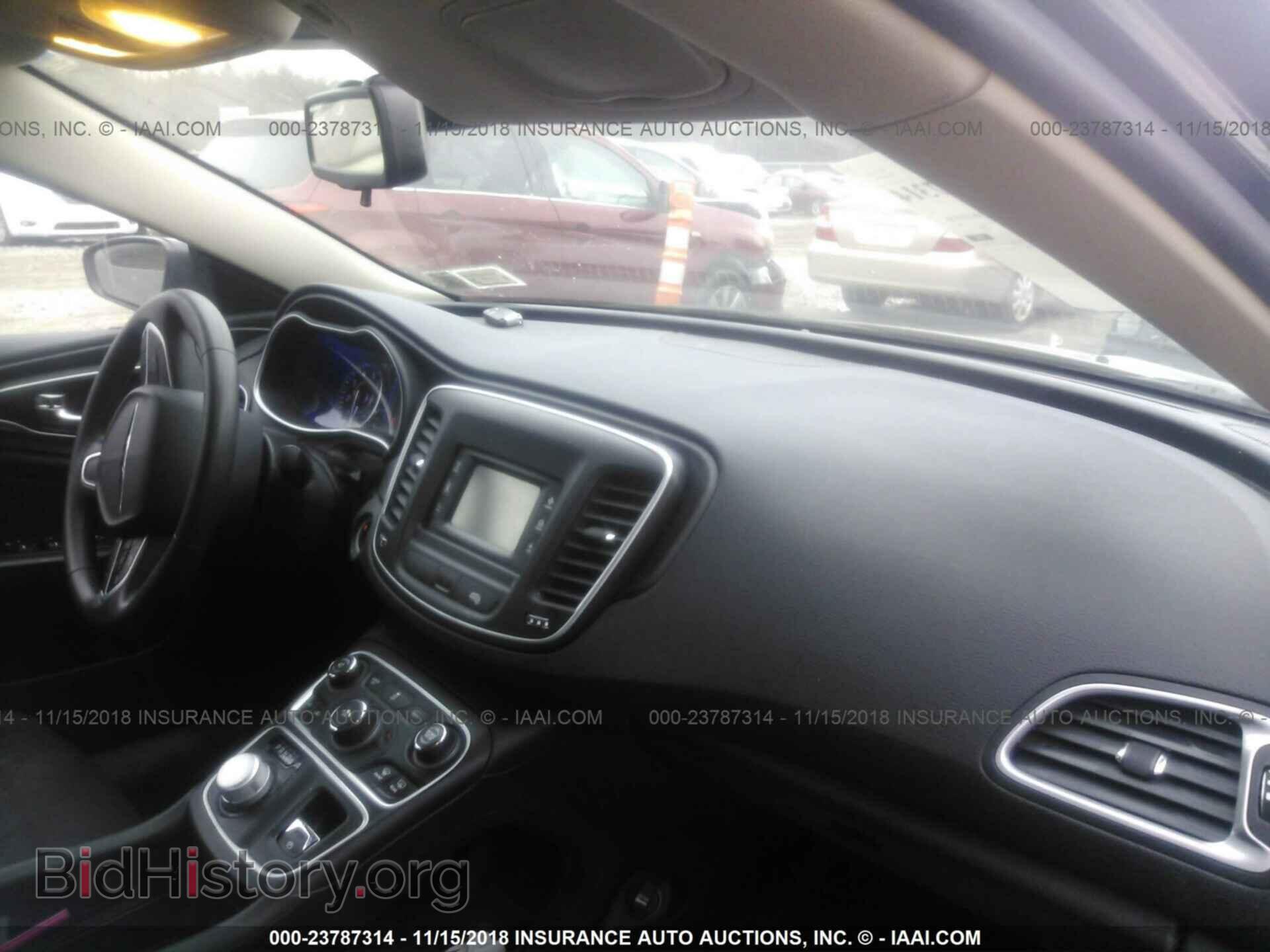 2015 Chrysler 200 - VIN: 1C3CCCABXFN570903 - Photo 5