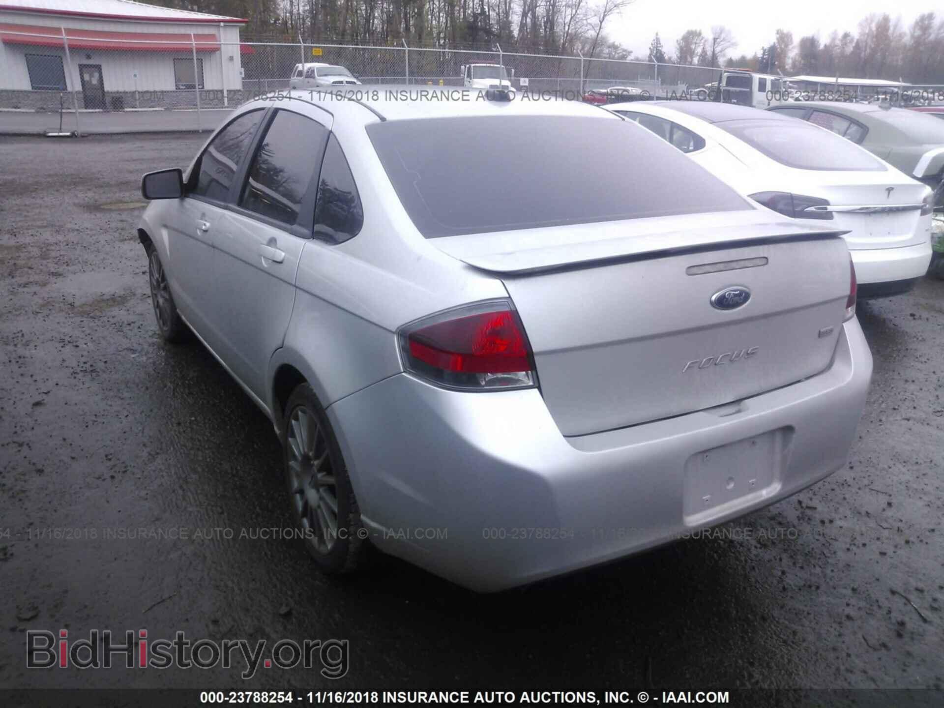 2011 Ford Focus - VIN: 1FAHP3GN6BW113670 - Фото 3