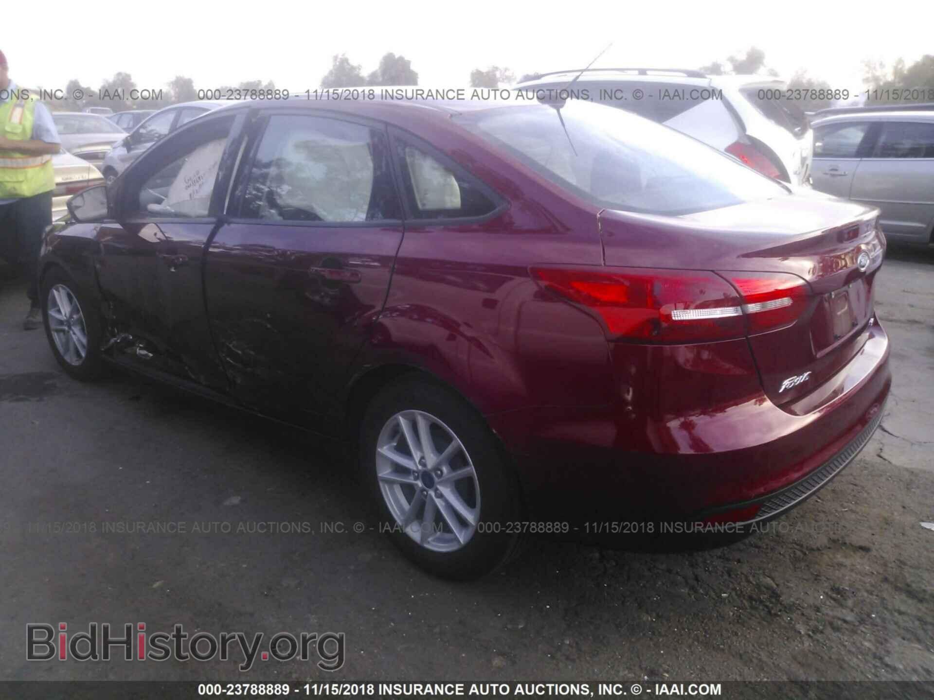 2017 Ford Focus - VIN: 1FADP3F20HL263659 - Фото 3