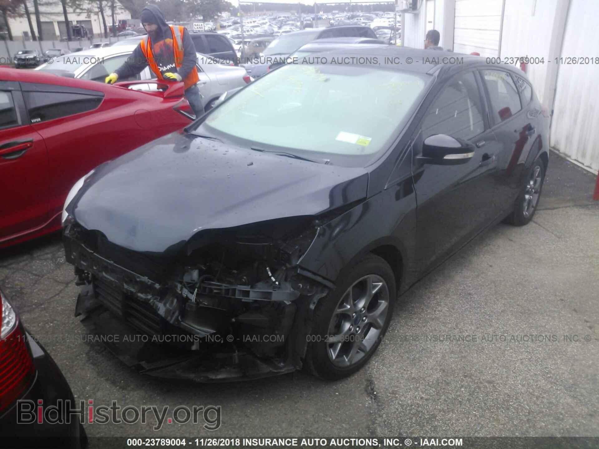 2014 Ford Focus - VIN: 1FADP3K21EL201933 - Фото 2