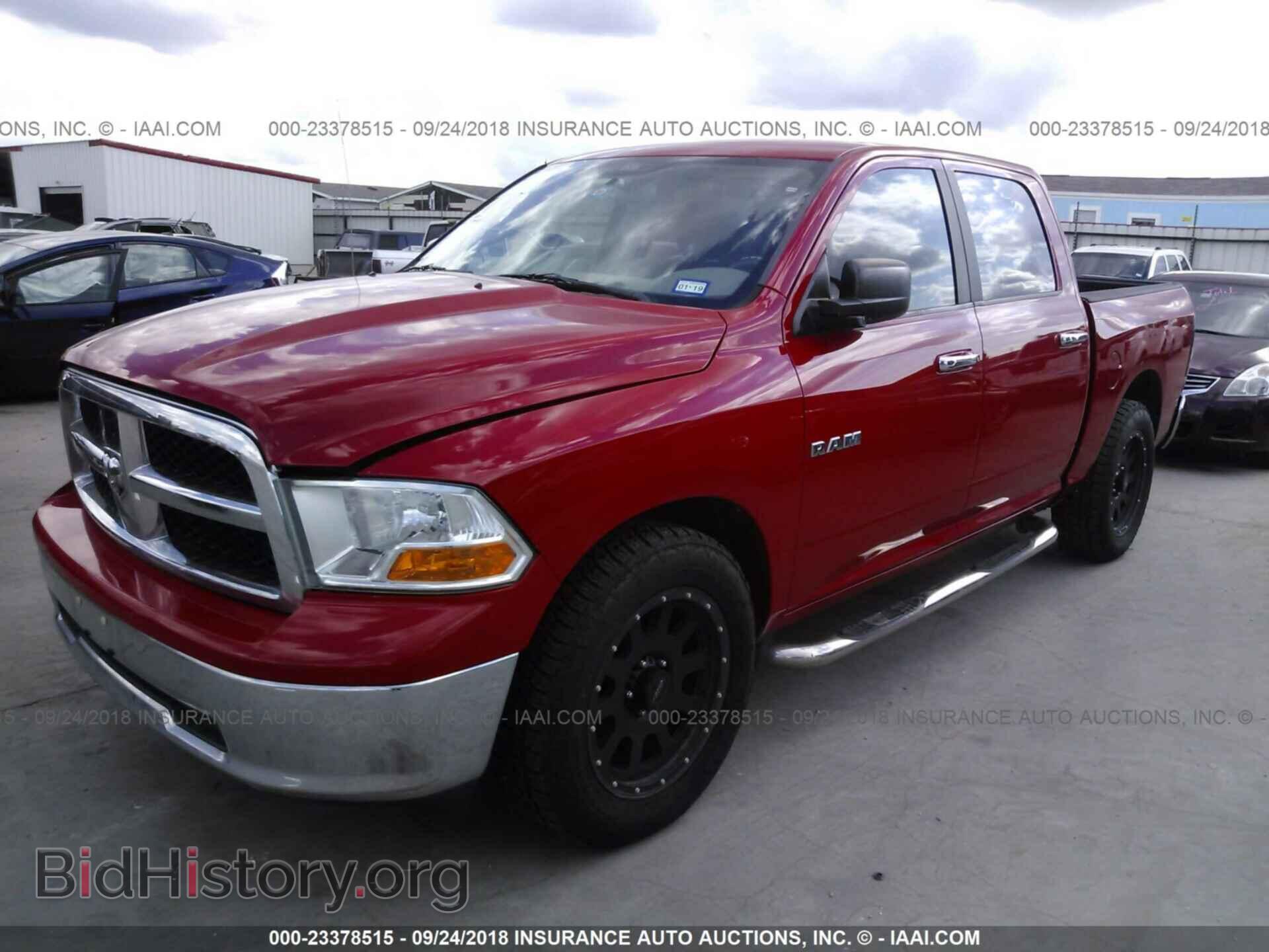 2010 DODGE RAM 1500 - VIN: 1D7RB1CP1AS156205 - Фото 2