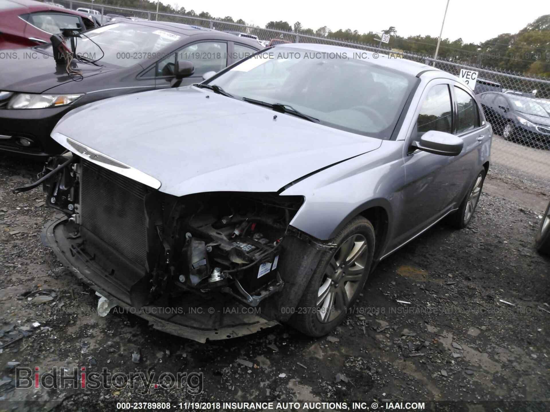 2013 CHRYSLER 200 - VIN: 1C3CCBABXDN685900 - Фото 2
