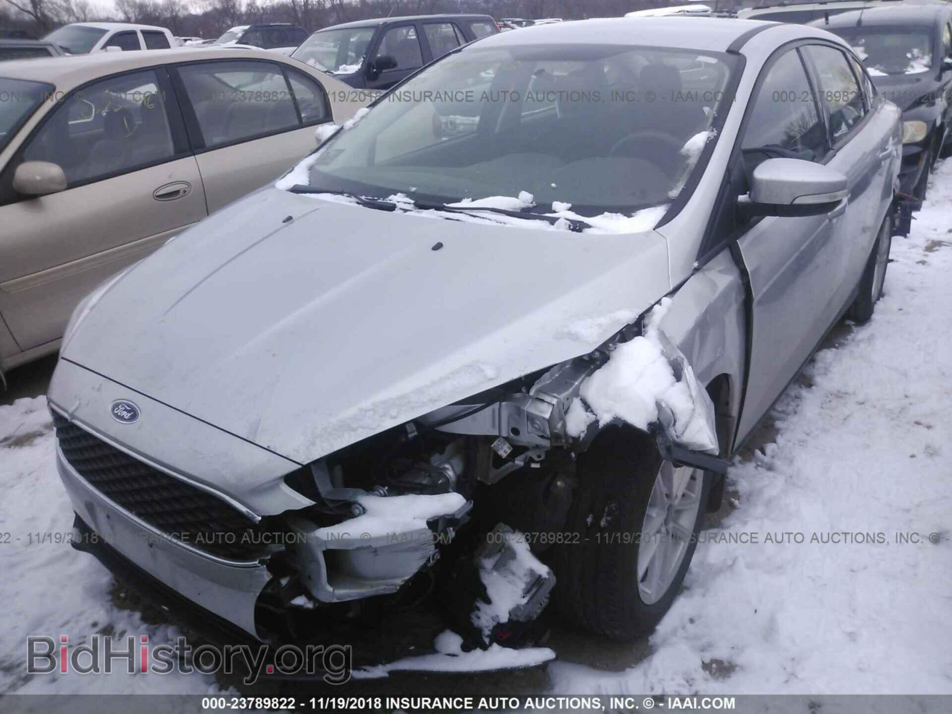2016 Ford Focus - VIN: 1FADP3F22GL405492 - Photo 2