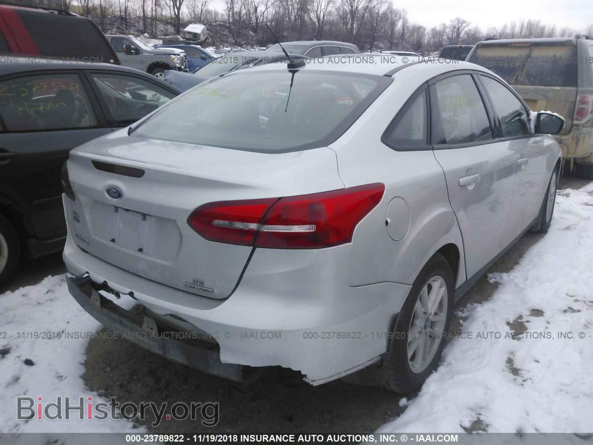 2016 Ford Focus - VIN: 1FADP3F22GL405492 - Photo 4