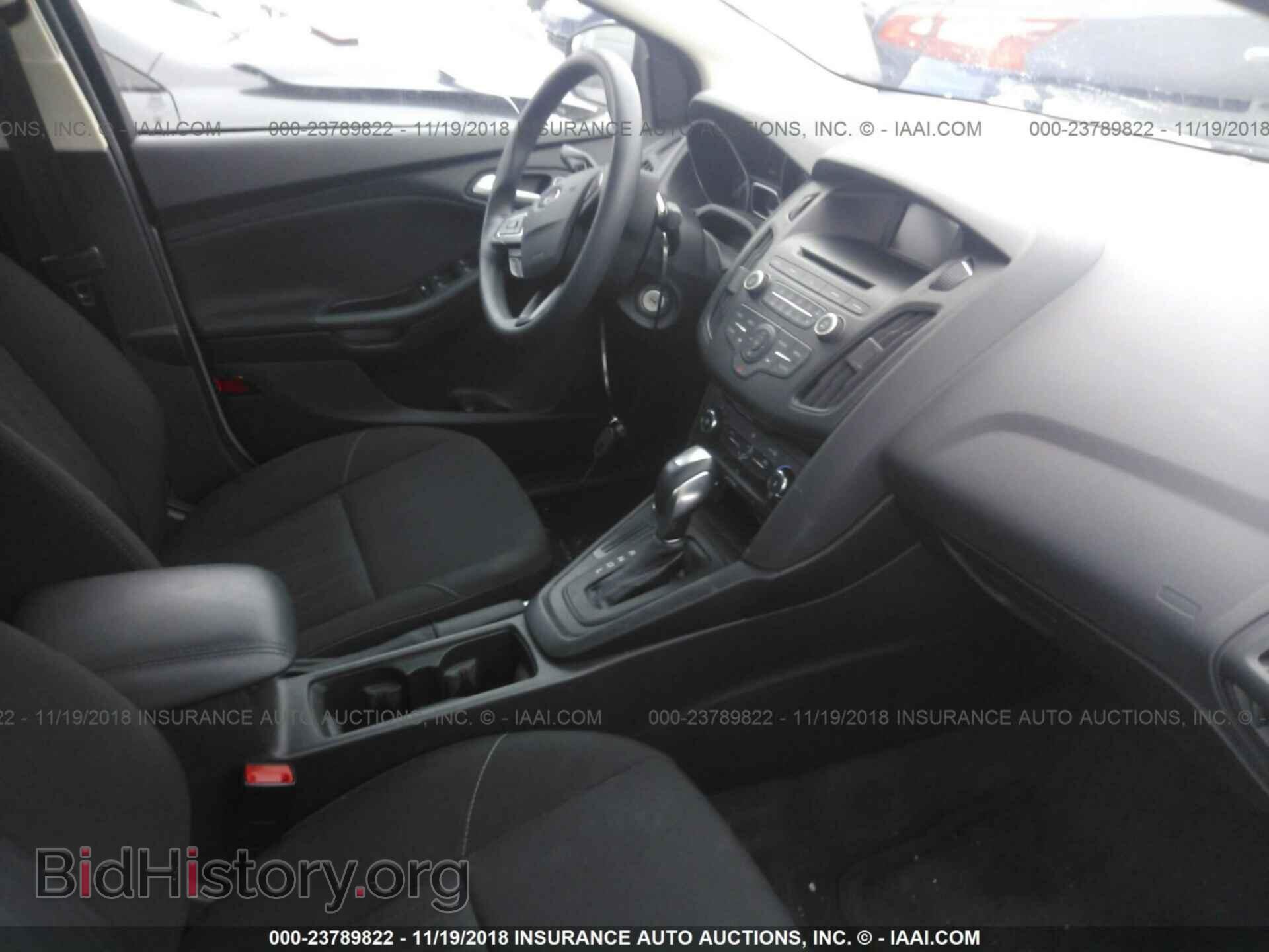 2016 Ford Focus - VIN: 1FADP3F22GL405492 - Photo 5
