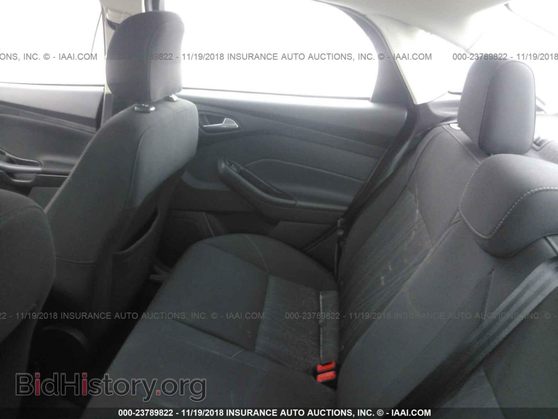 2016 Ford Focus - VIN: 1FADP3F22GL405492 - Photo 8