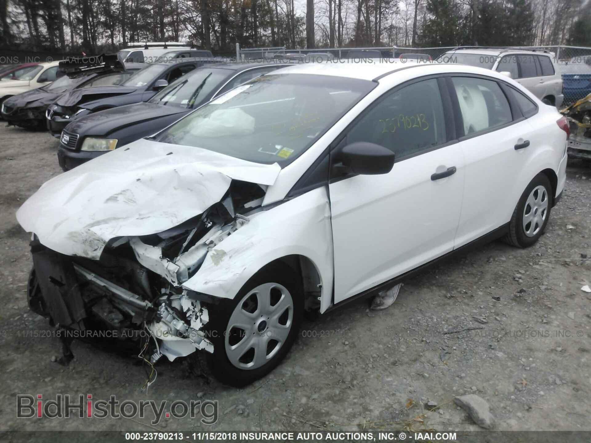 2014 Ford Focus - VIN: 1FADP3E21EL364111 - Photo 2