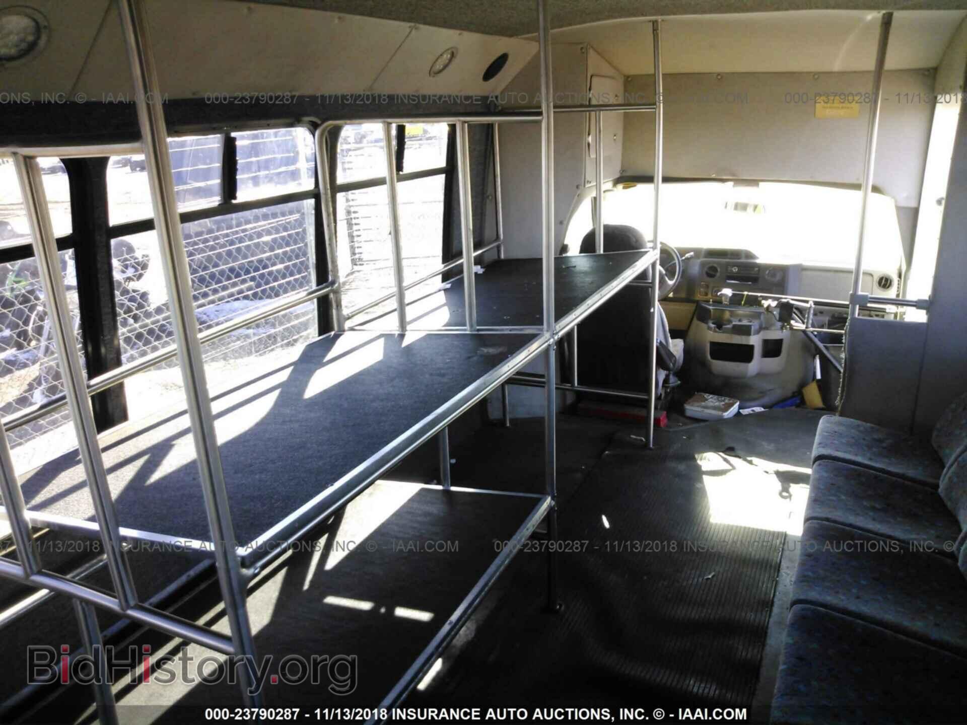 2011 FORD ECONOLINE - VIN: 1FDFE4FSXBDA29704 - Фото 8