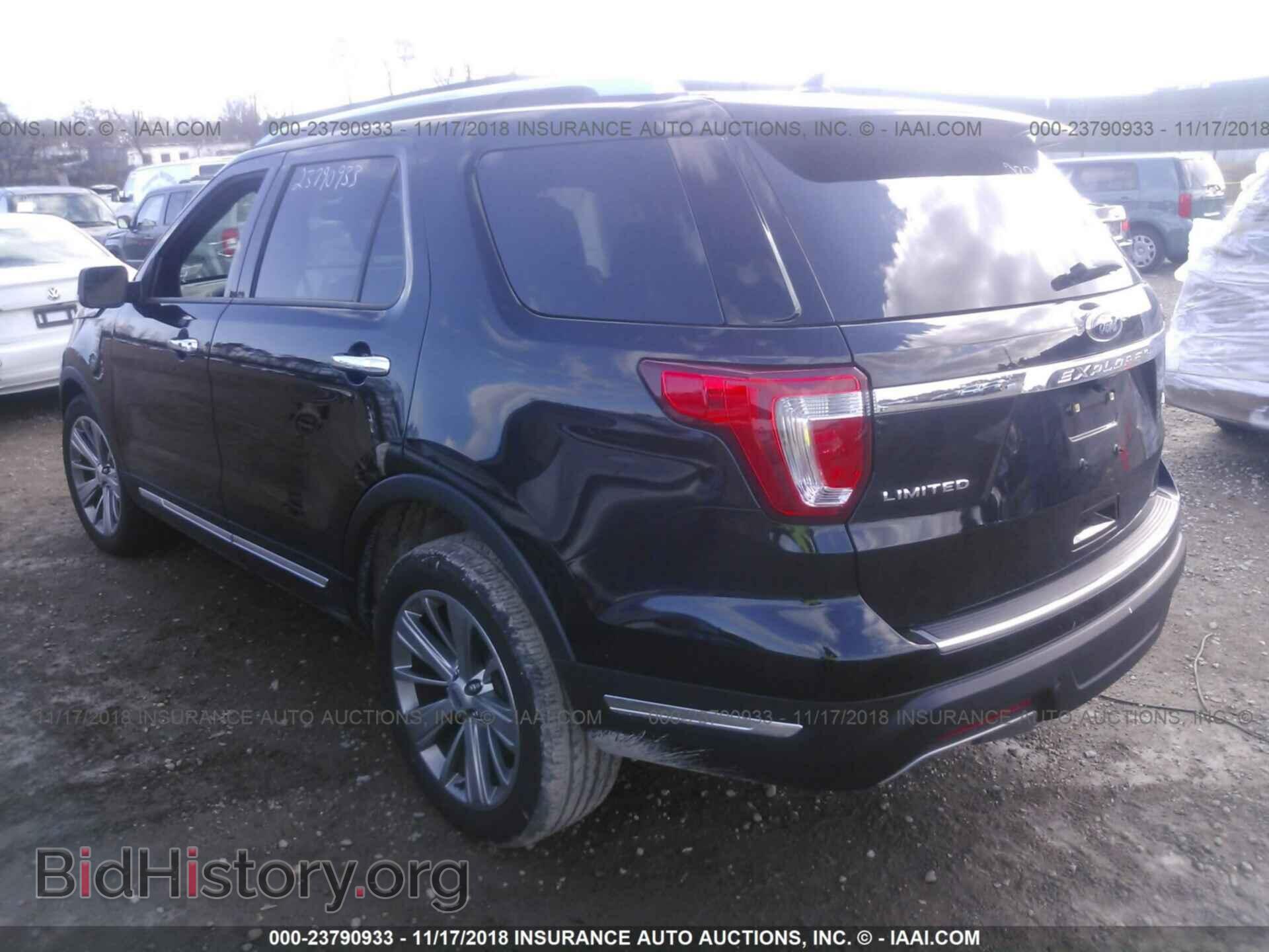 2018 Ford Explorer - VIN: 1FM5K8F80JGB10501 - Photo 3