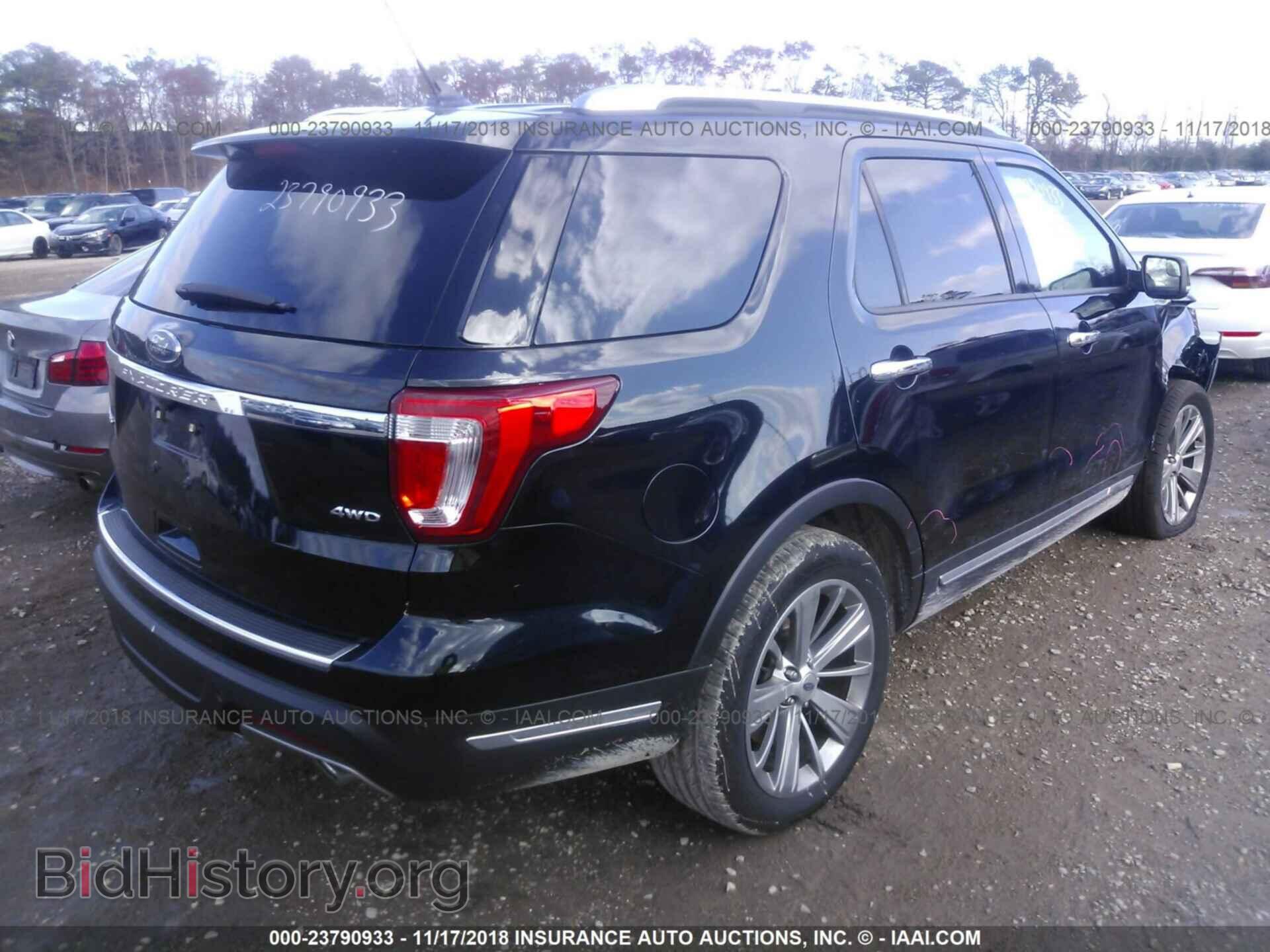 2018 Ford Explorer - VIN: 1FM5K8F80JGB10501 - Photo 4
