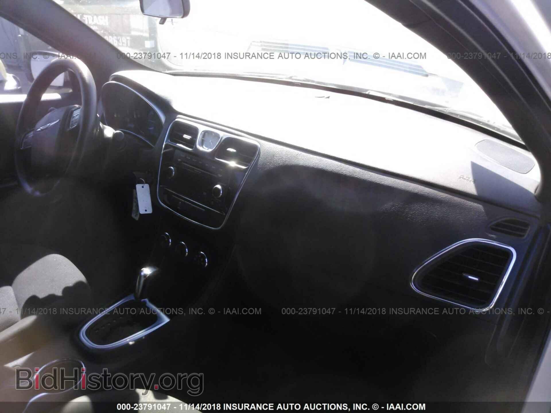 2011 Chrysler 200 - VIN: 1C3BC4FB5BN535397 - Photo 5