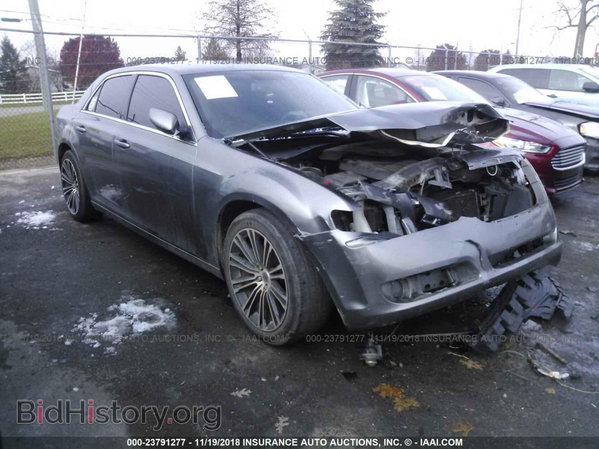 Фотография 2C3CCABG2CH283140 - CHRYSLER 300 2012