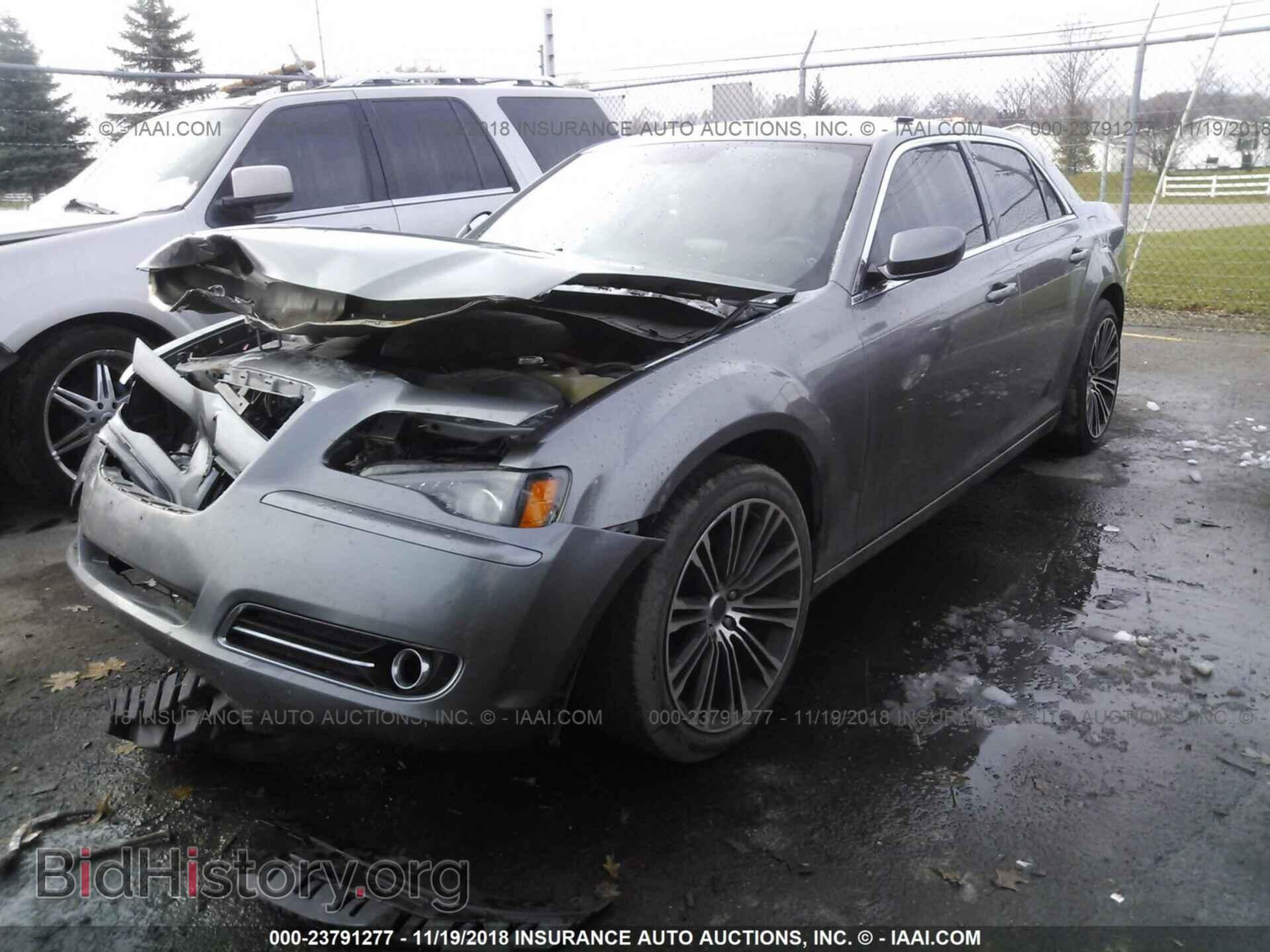 2012 CHRYSLER 300 - VIN: 2C3CCABG2CH283140 - Фото 2