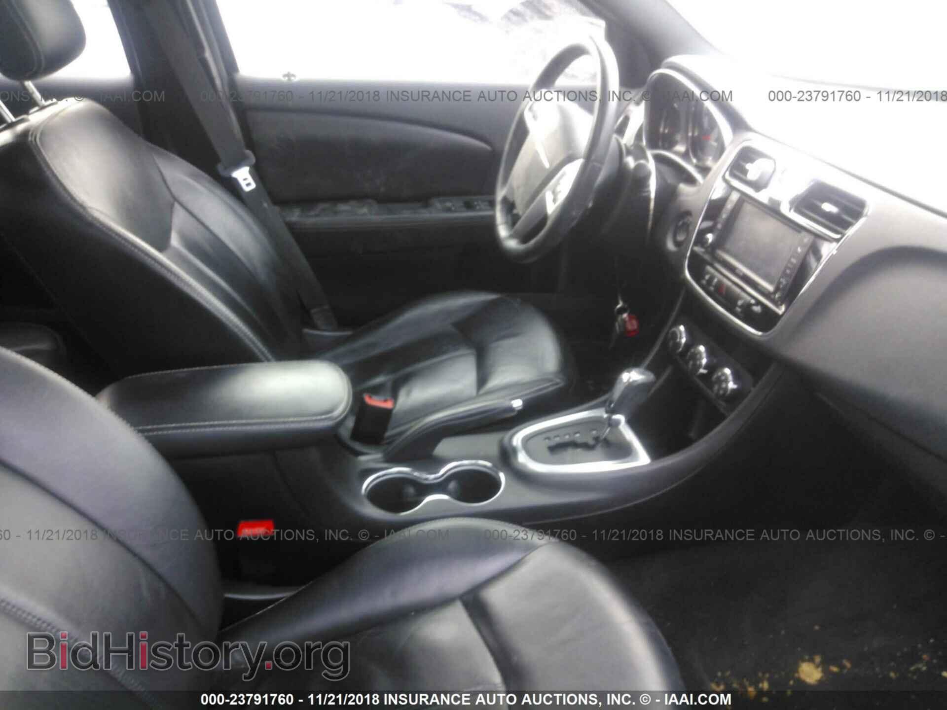 2012 Chrysler 200 - VIN: 1C3CCBCG1CN240209 - Photo 5