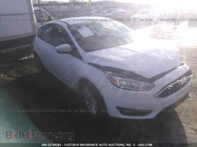 2016 Ford FOCUS, белый — VIN 1FADP3K23GL318013, IAAI