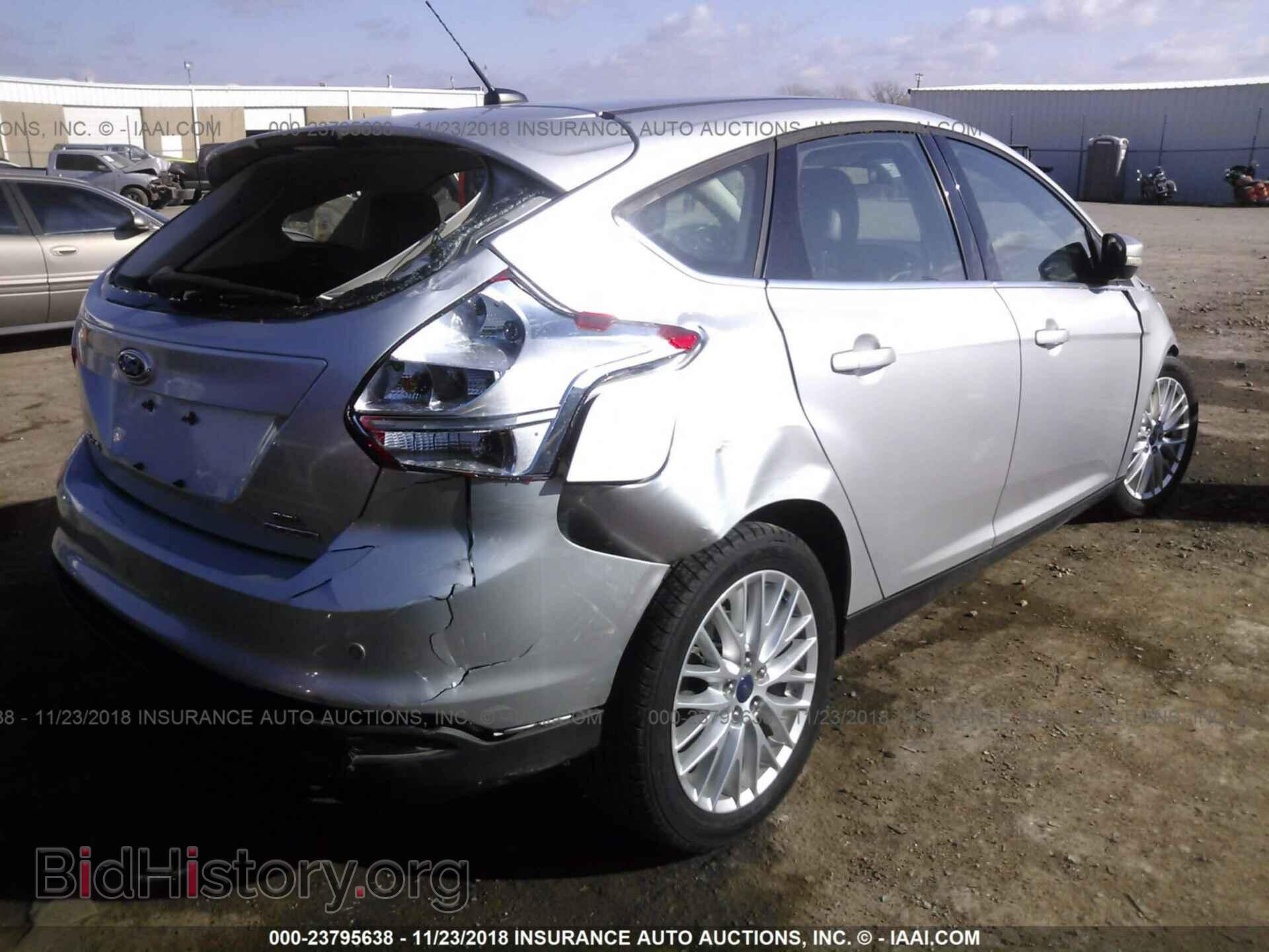 2012 Ford Focus - VIN: 1FAHP3M24CL404598 - Photo 4