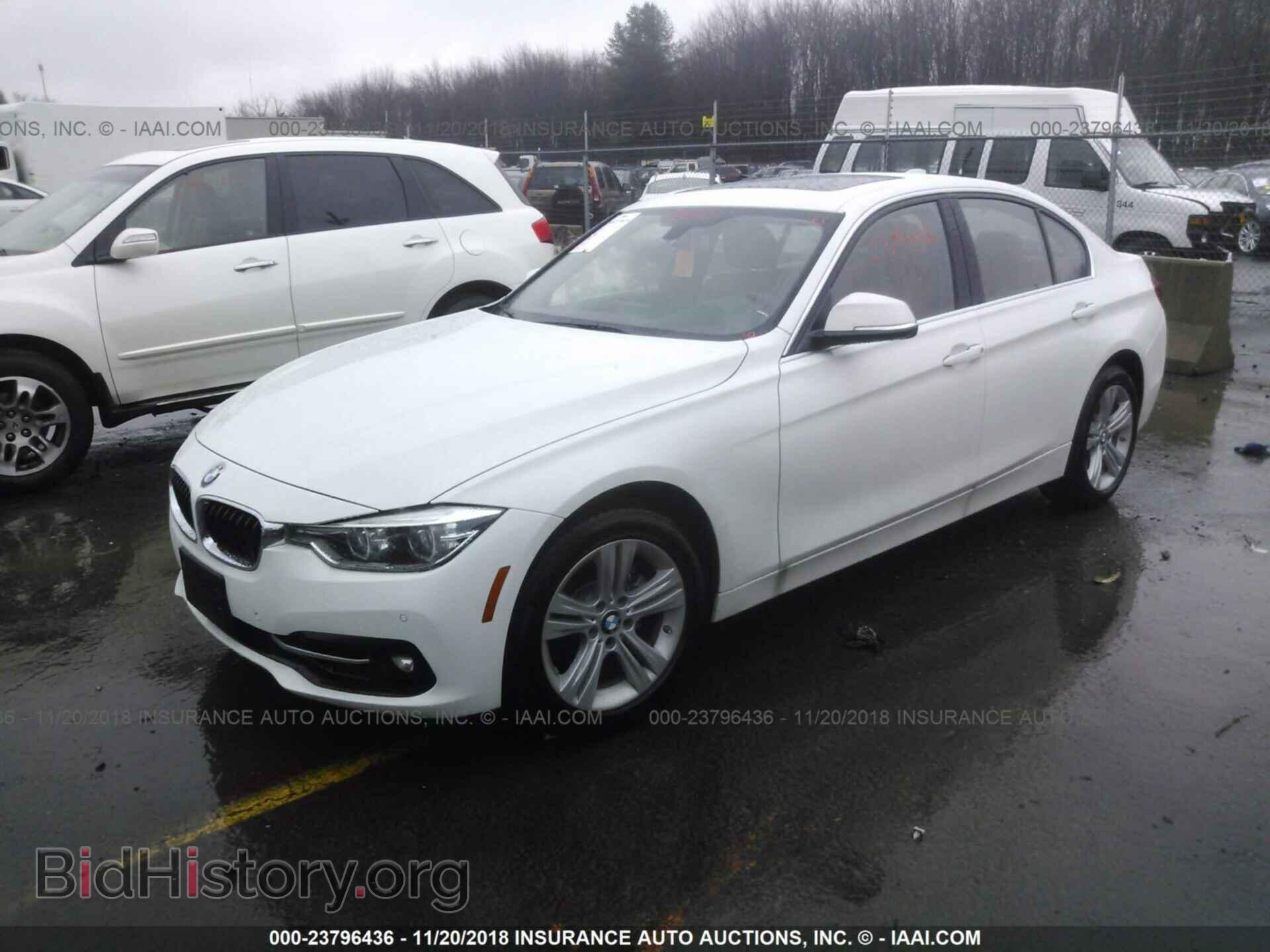 2018 BMW 330 - VIN: WBA8D9C5XJEM34348 - Фото 2
