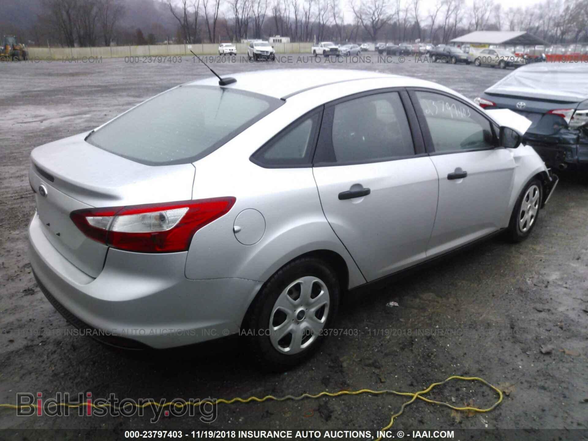 2013 Ford Focus - VIN: 1FADP3E28DL379946 - Фото 4