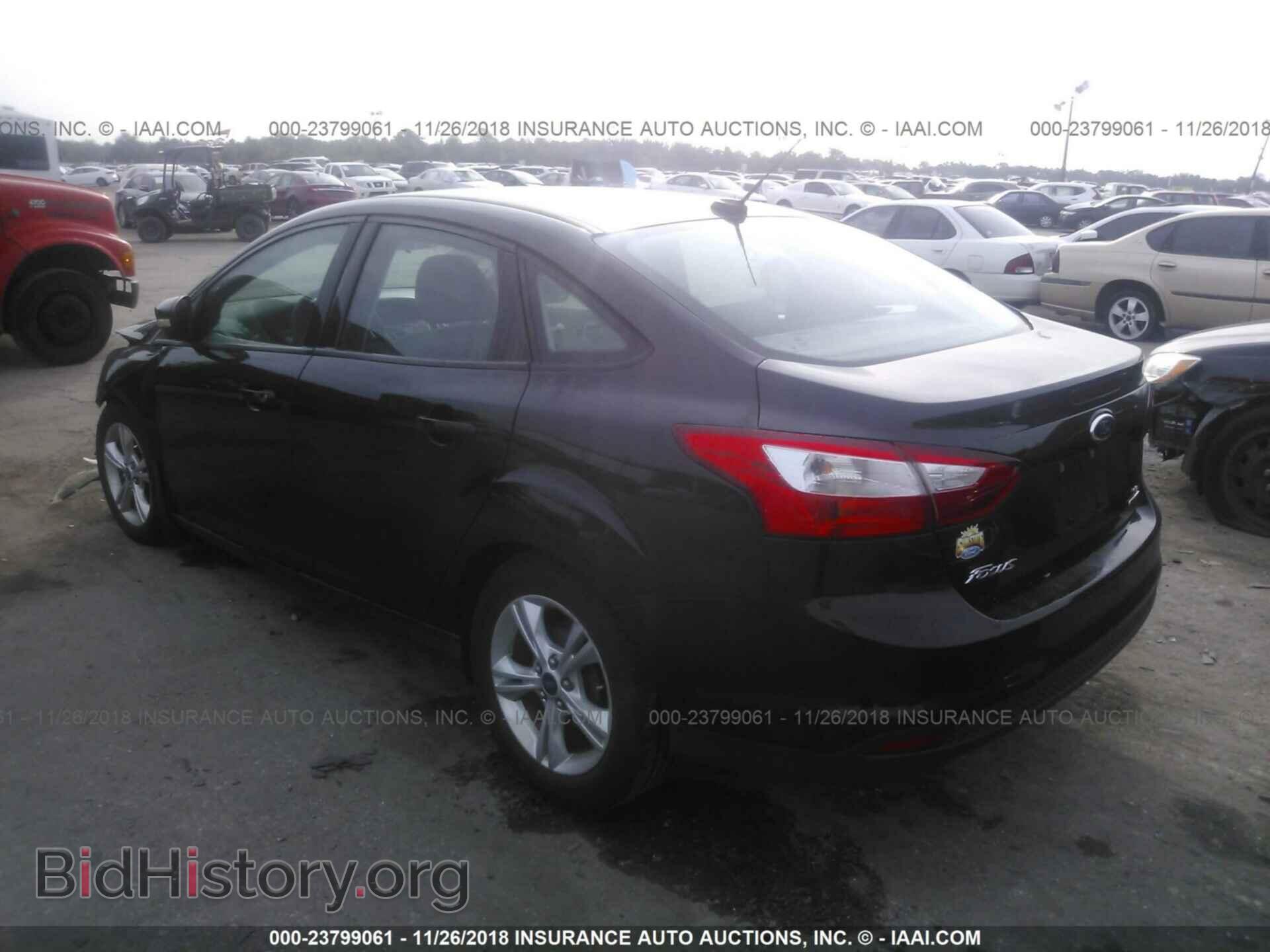 2014 Ford Focus - VIN: 1FADP3F26EL152822 - Photo 3