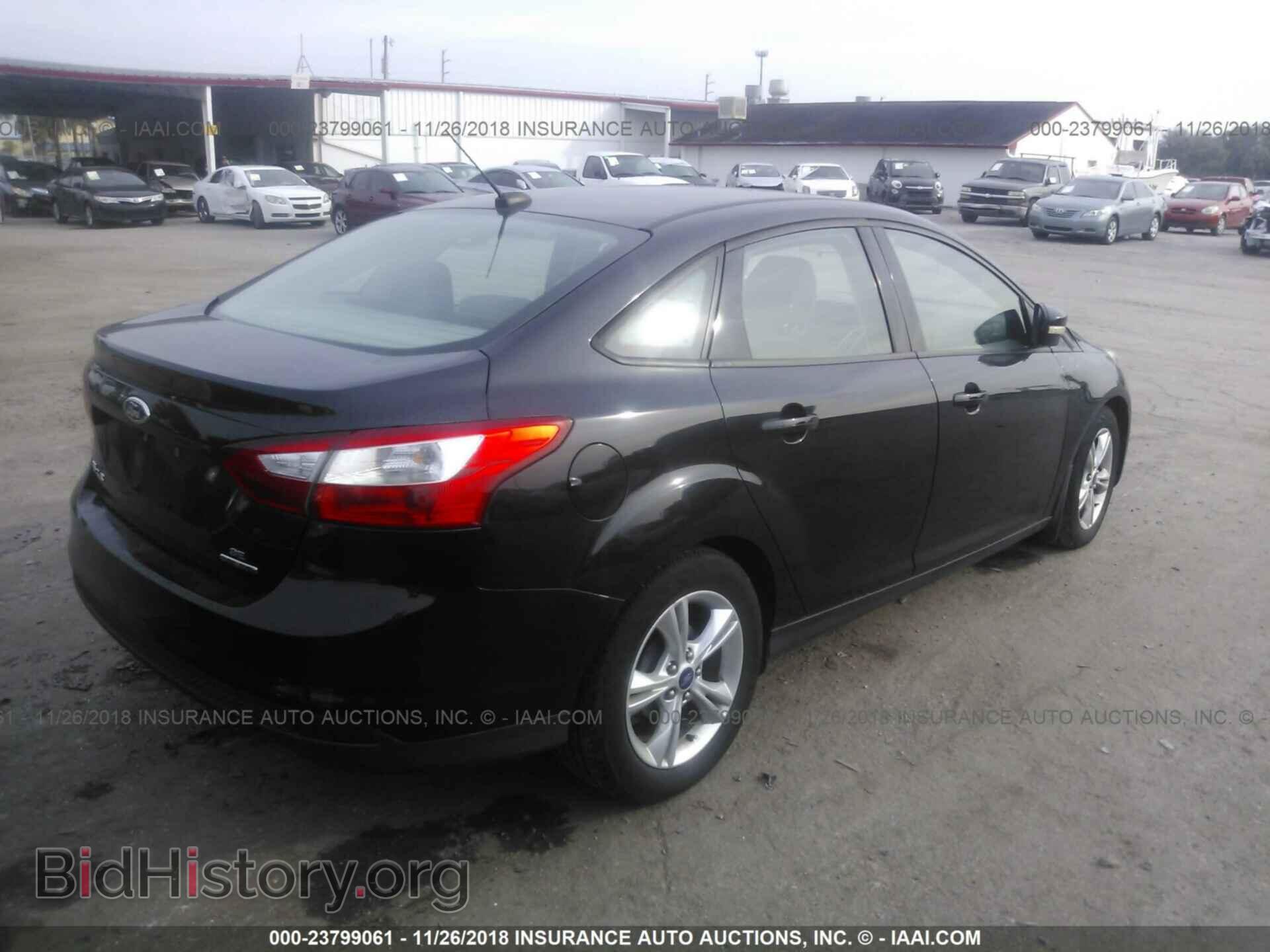 2014 Ford Focus - VIN: 1FADP3F26EL152822 - Photo 4