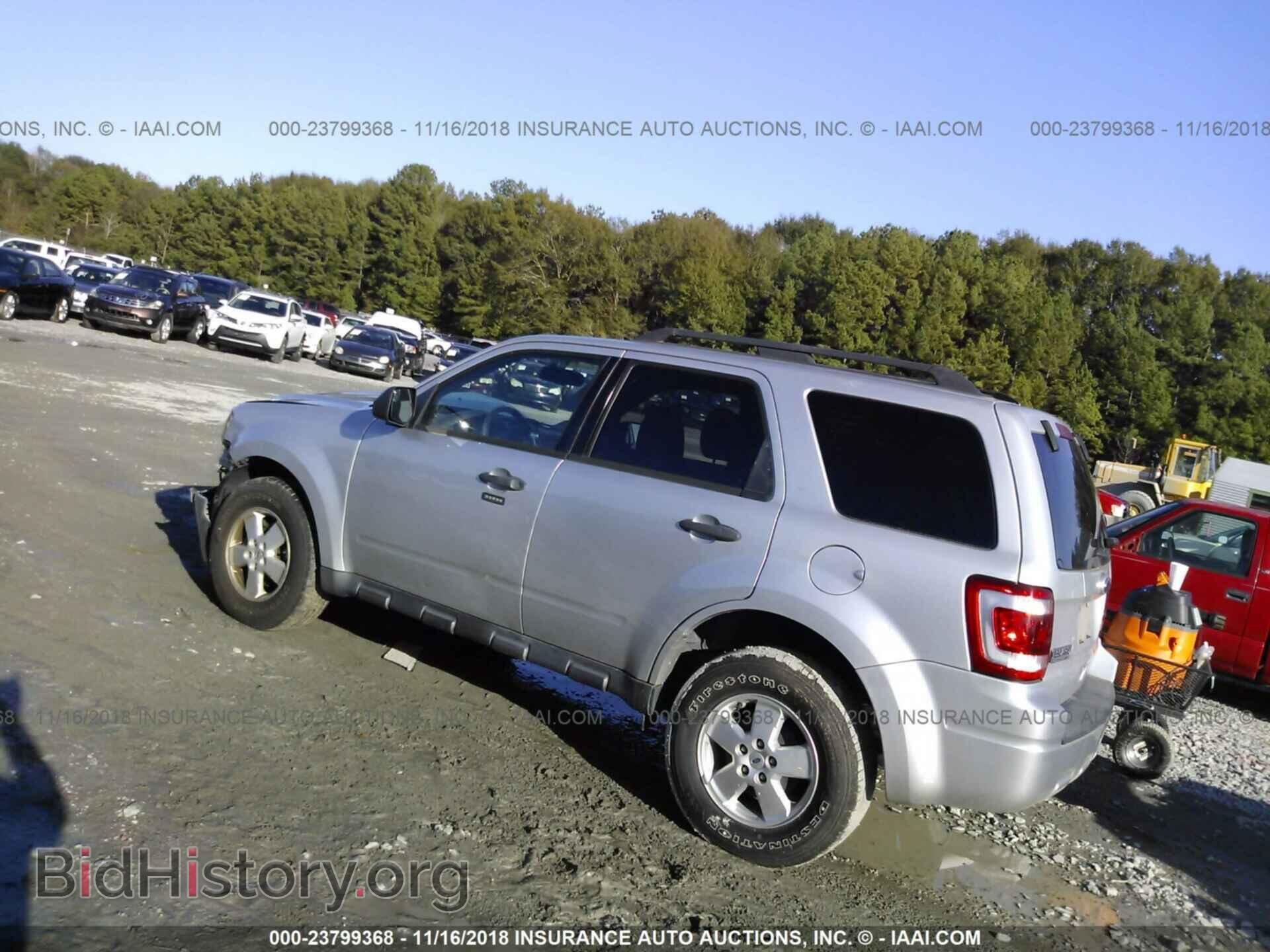 2011 Ford Escape - VIN: 1FMCU0DG5BKB14930 - Photo 3