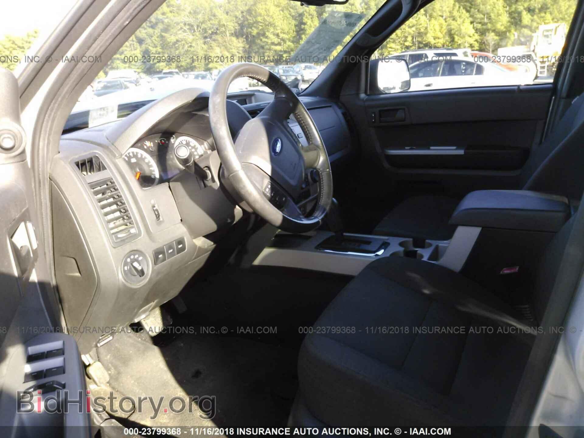 2011 Ford Escape - VIN: 1FMCU0DG5BKB14930 - Photo 5