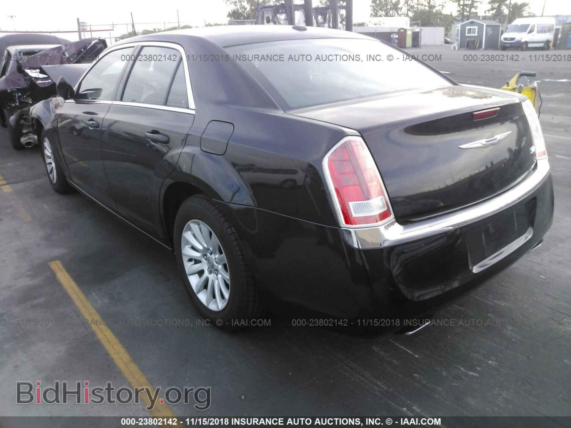 2012 CHRYSLER 300 - VIN: 2C3CCAAG6CH312737 - Фото 3