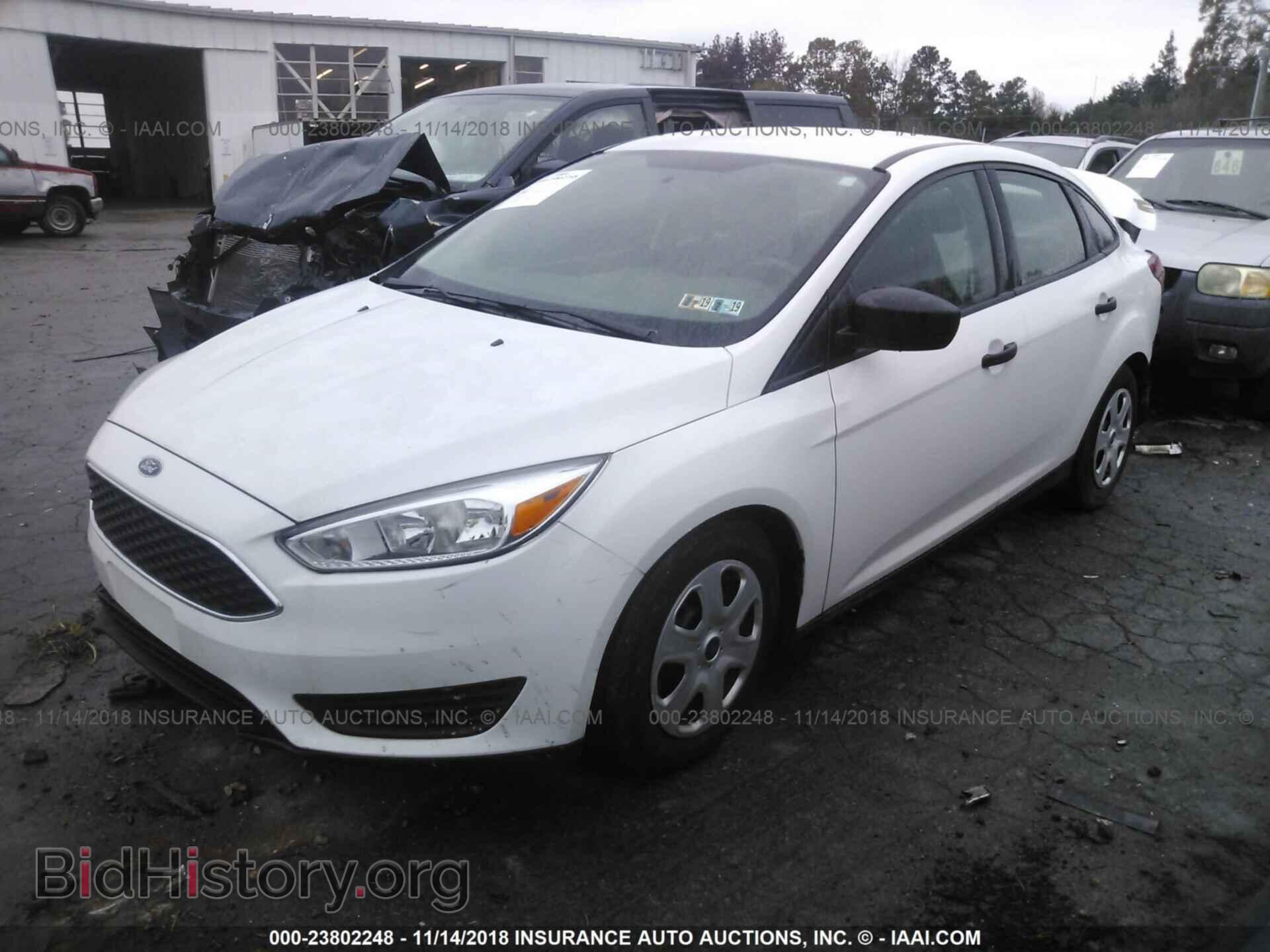 2015 Ford Focus - VIN: 1FADP3E28FL353396 - Photo 2