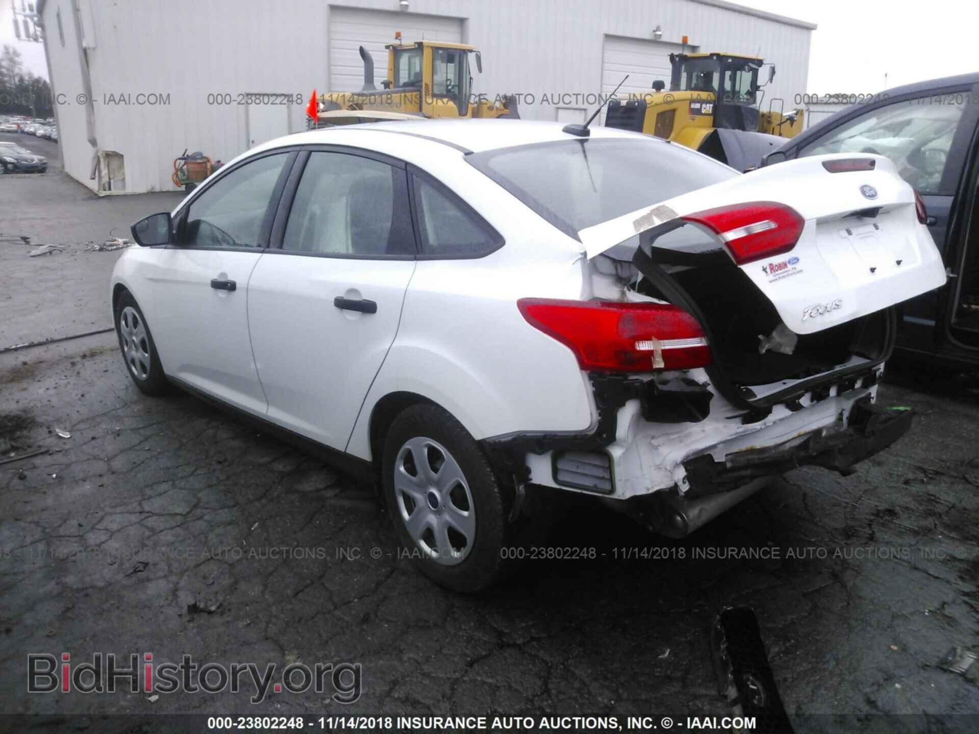 2015 Ford Focus - VIN: 1FADP3E28FL353396 - Photo 3