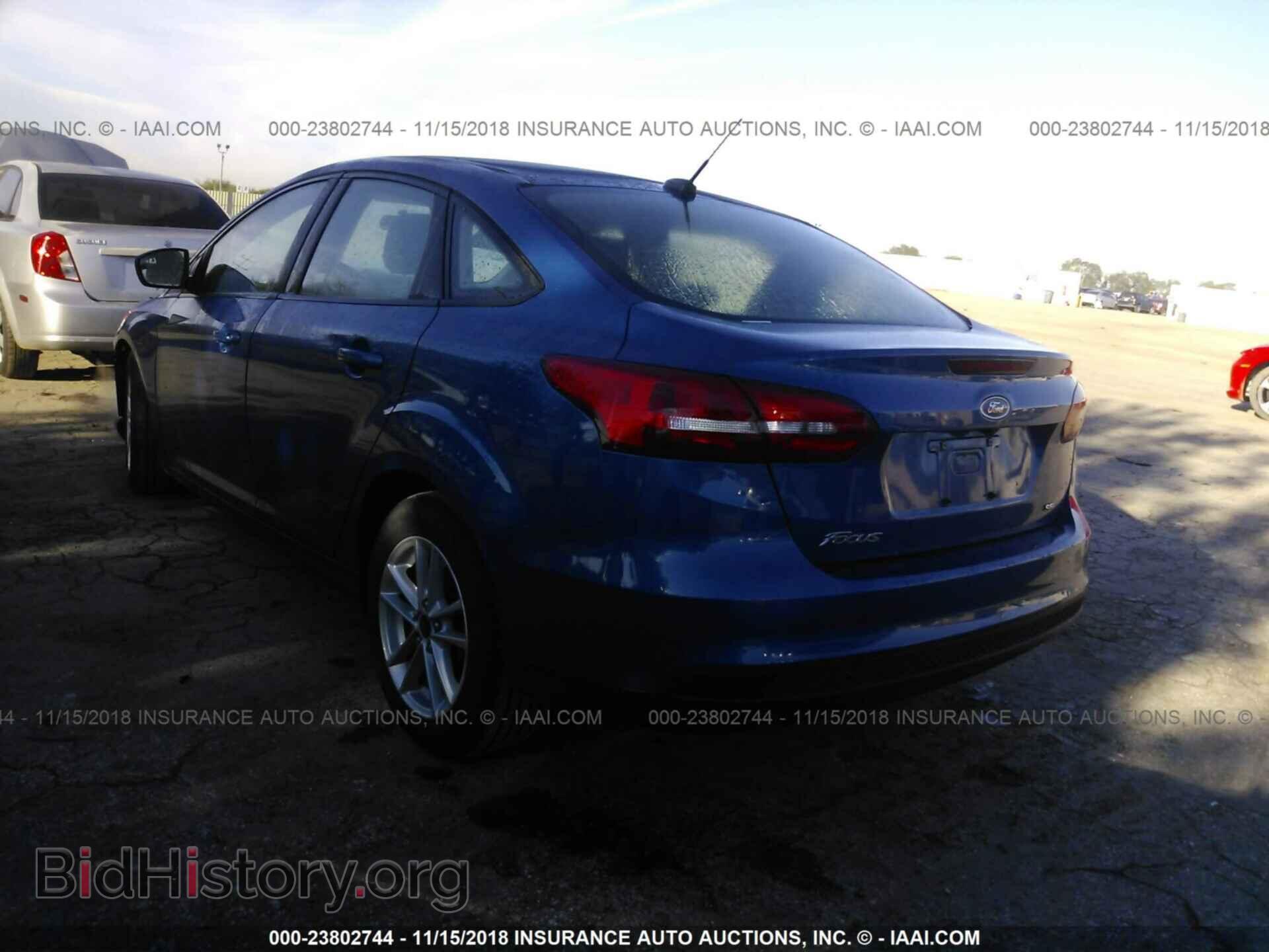 2018 Ford Focus - VIN: 1FADP3F20JL206738 - Photo 3