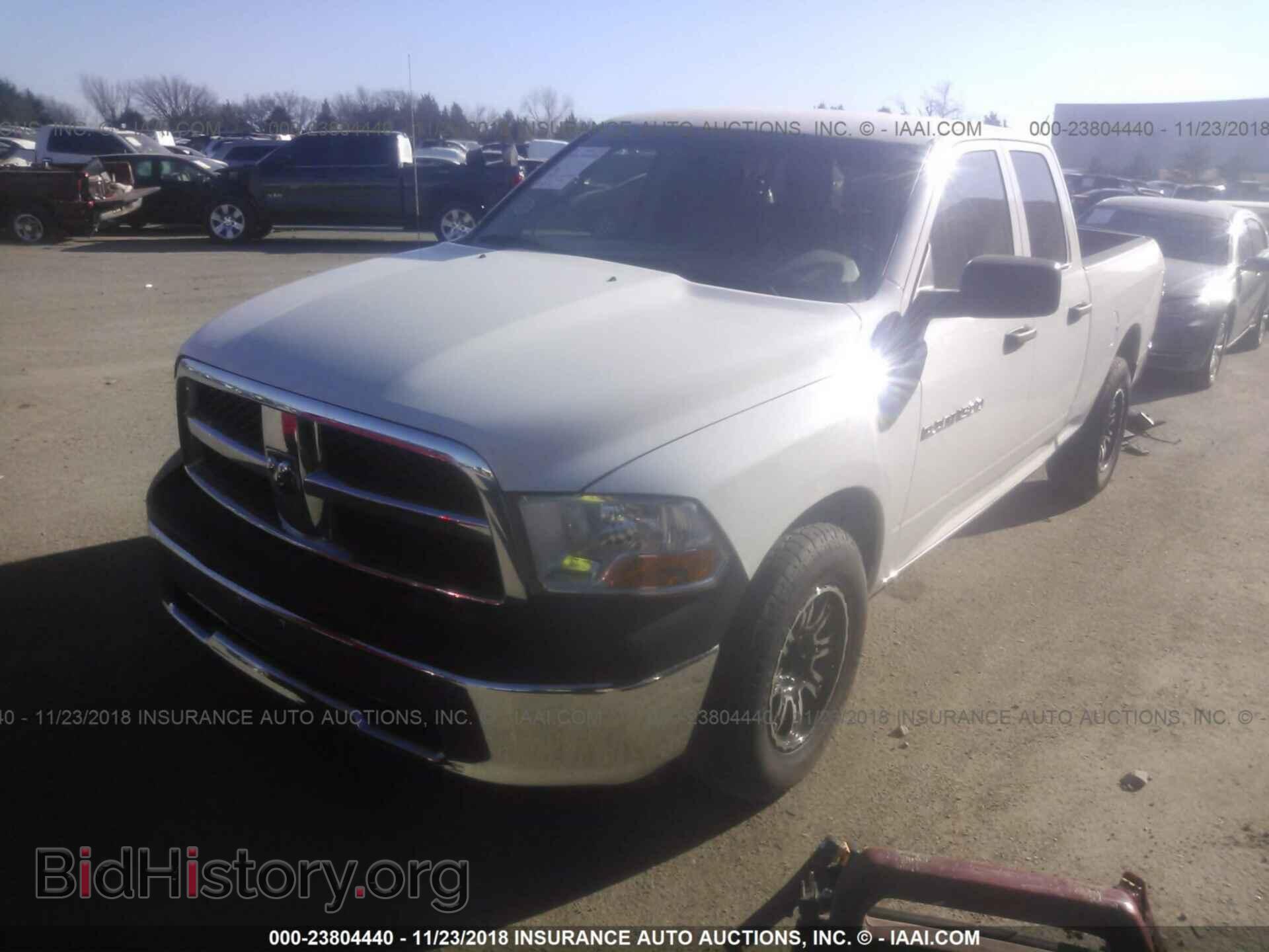 2011 DODGE RAM 1500 - VIN: 1D7RB1GK7BS689062 - Фото 2