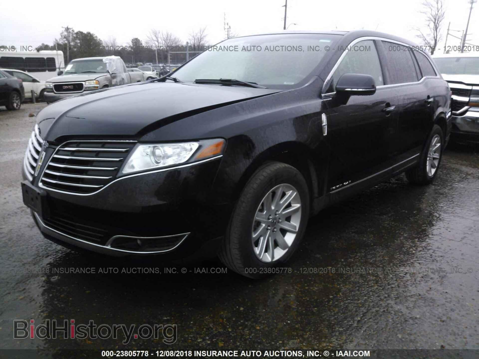 2017 Lincoln Mkt - VIN: 2LMHJ5NK3HBL01363 - Фото 2