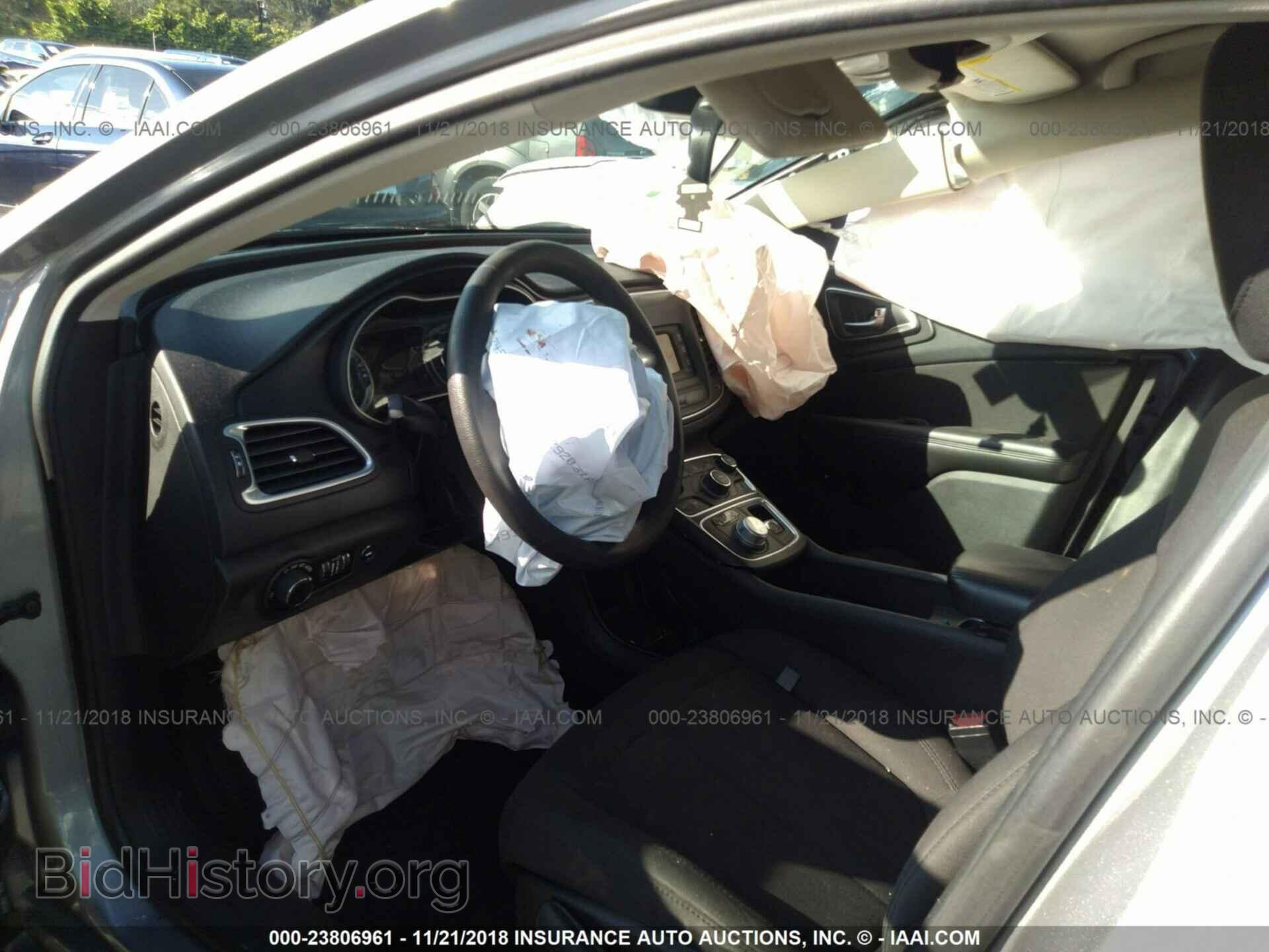 2015 CHRYSLER 200 - VIN: 1C3CCCABXFN577494 - Photo 5