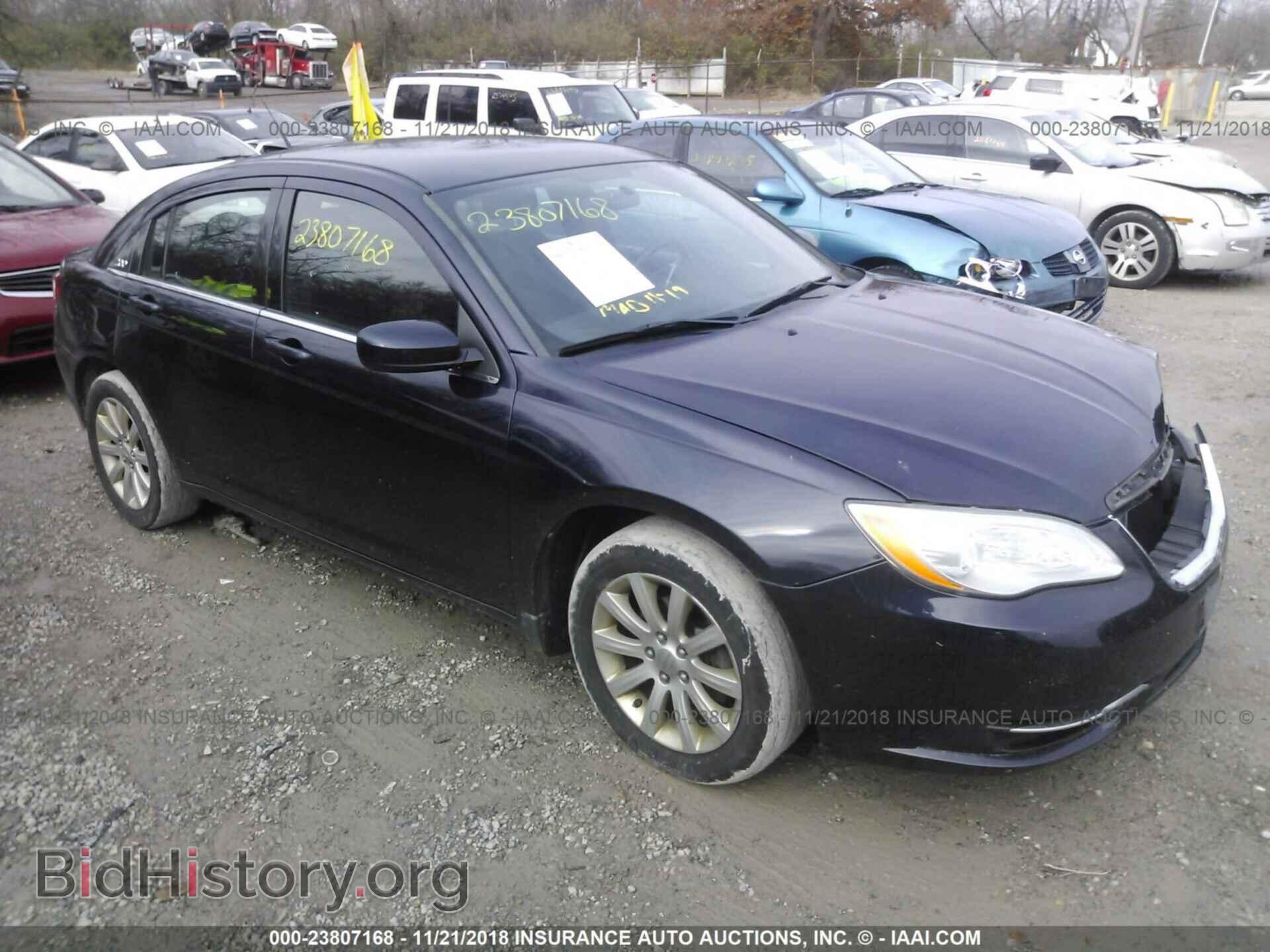 Photo 1C3BC1FB2BN527899 - Chrysler 200 2011