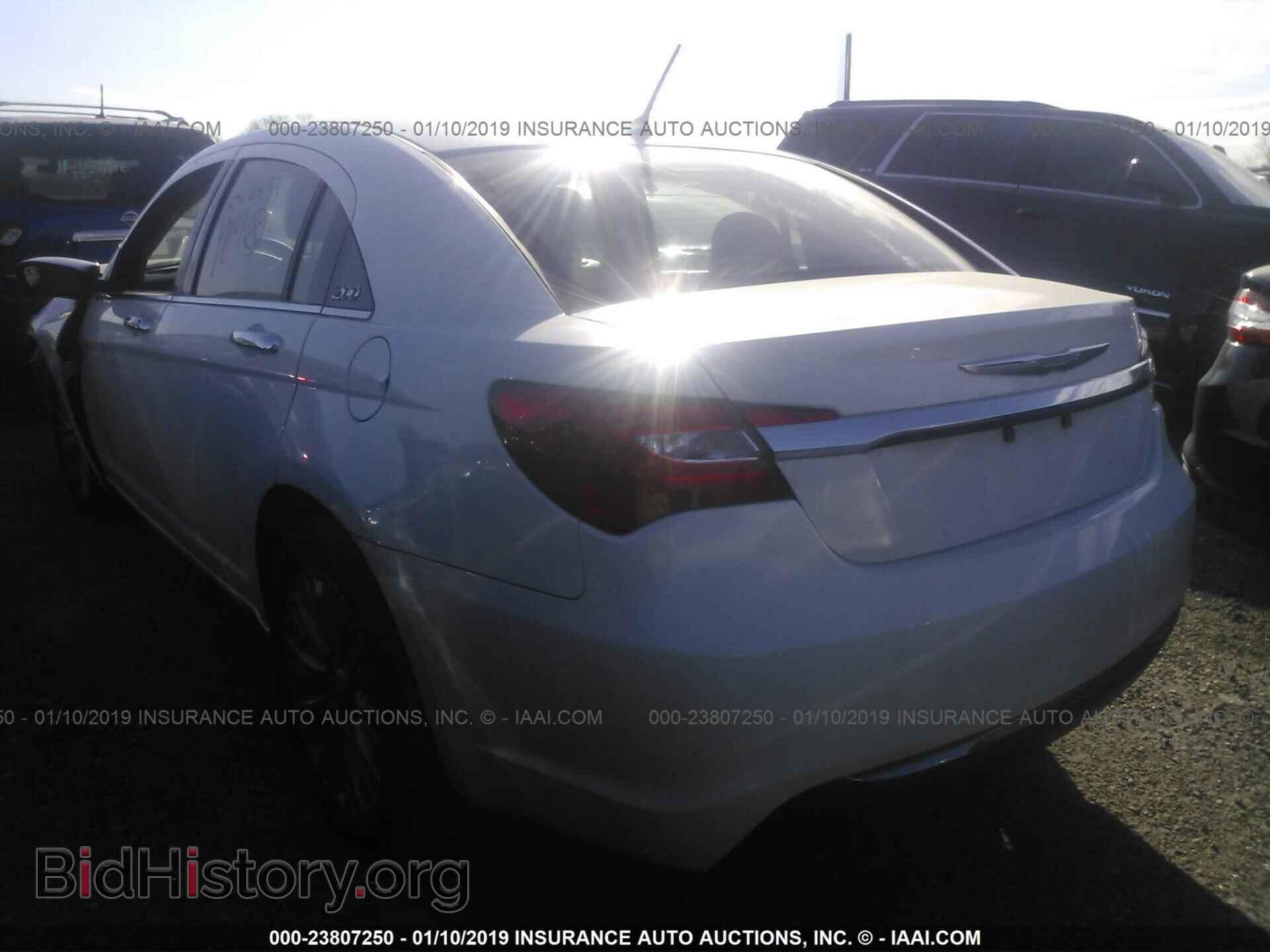 2012 CHRYSLER 200 - VIN: 1C3CCBCG5CN214633 - Фото 3