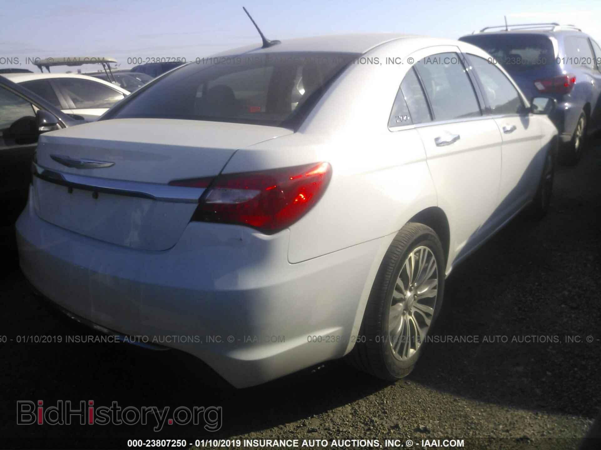 2012 CHRYSLER 200 - VIN: 1C3CCBCG5CN214633 - Фото 4