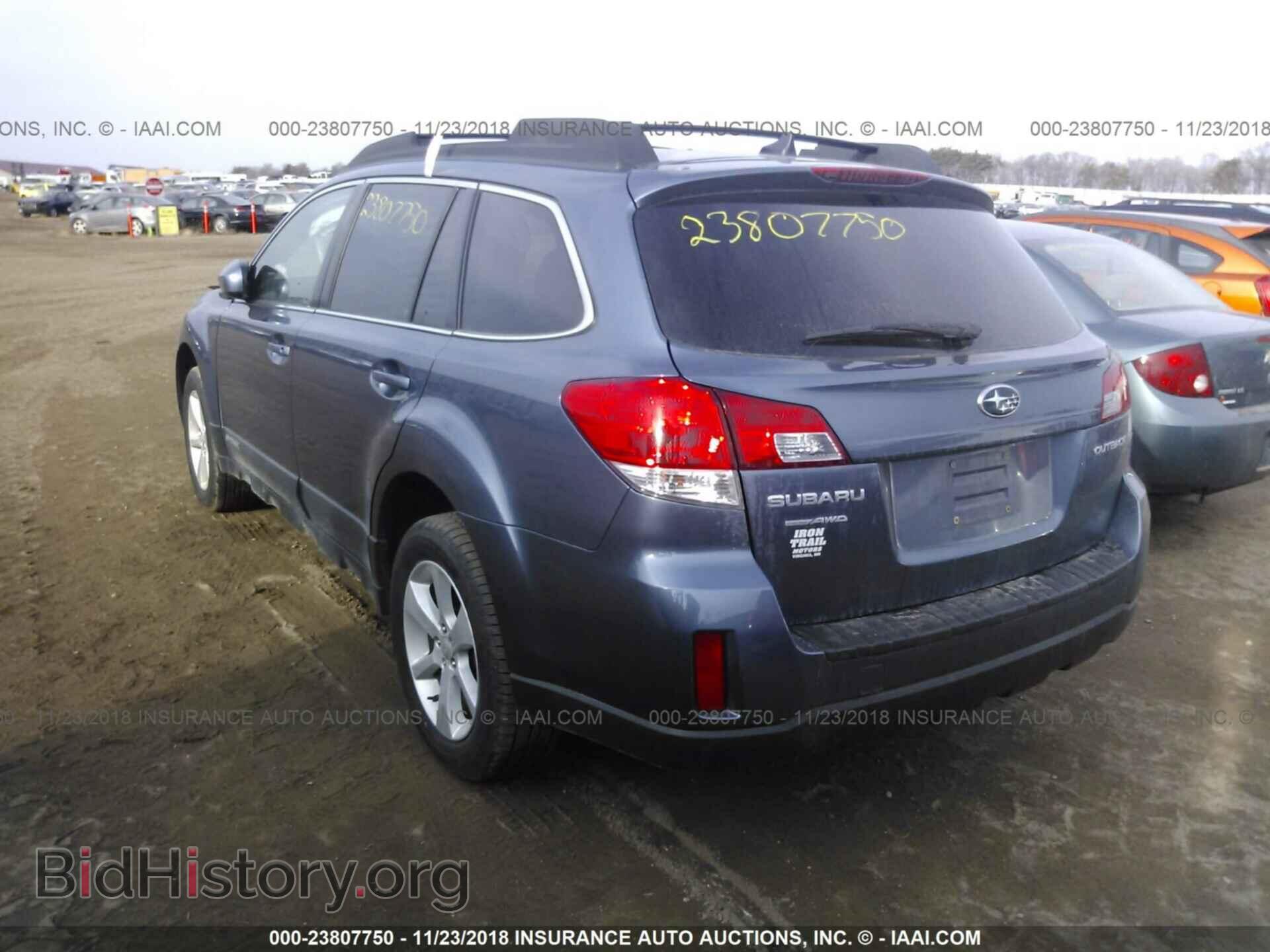 2014 Subaru Outback - VIN: 4S4BRCCC2E3240092 - Photo 3