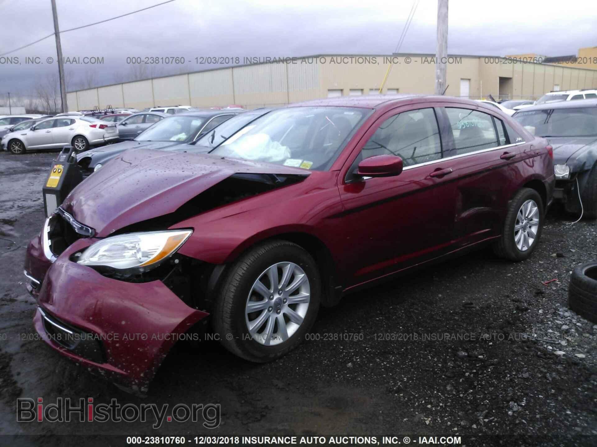 2011 Chrysler 200 - VIN: 1C3BC1FB3BN590221 - Фото 2
