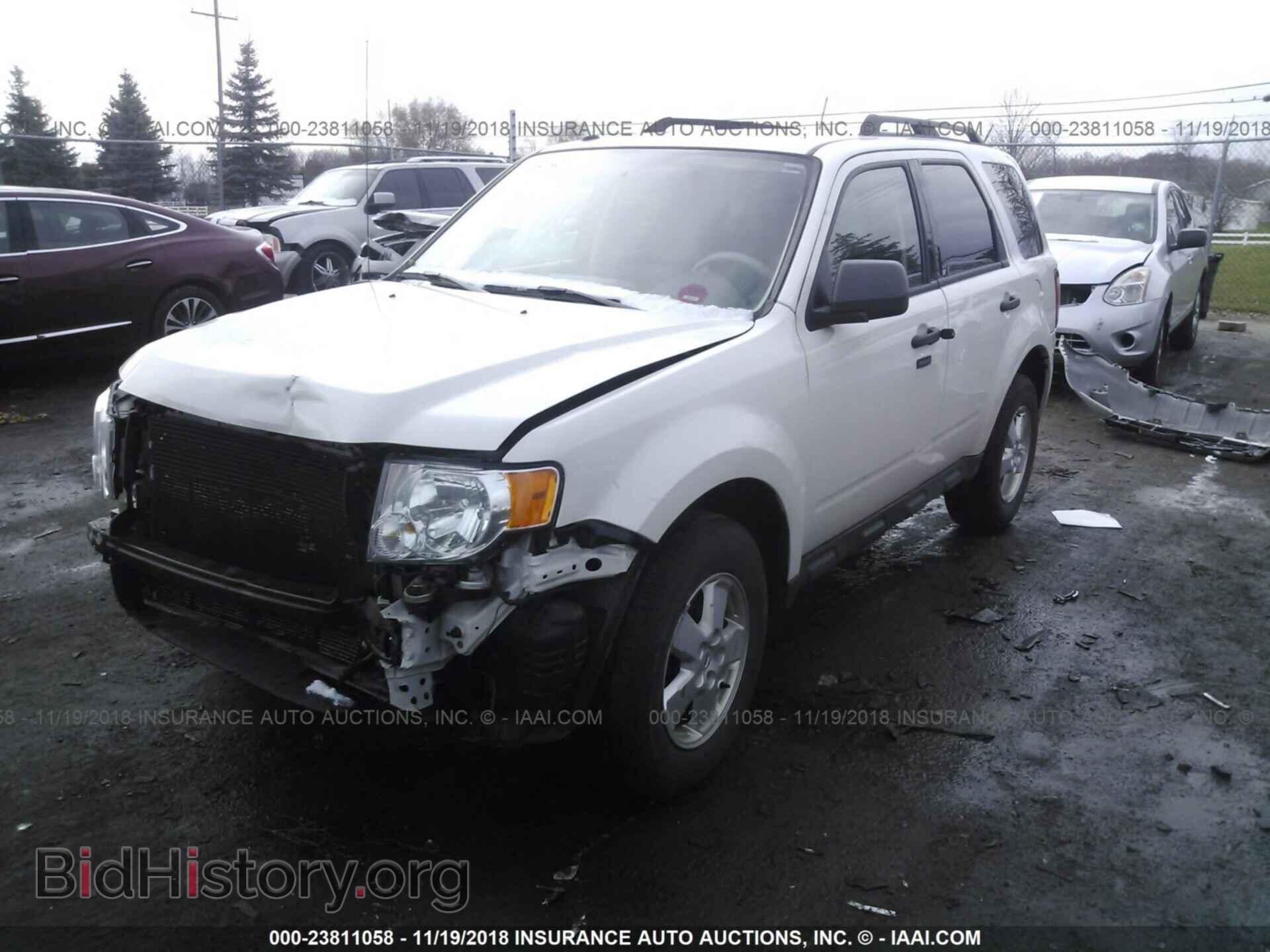 2011 Ford Escape - VIN: 1FMCU0D75BKA43504 - Photo 2
